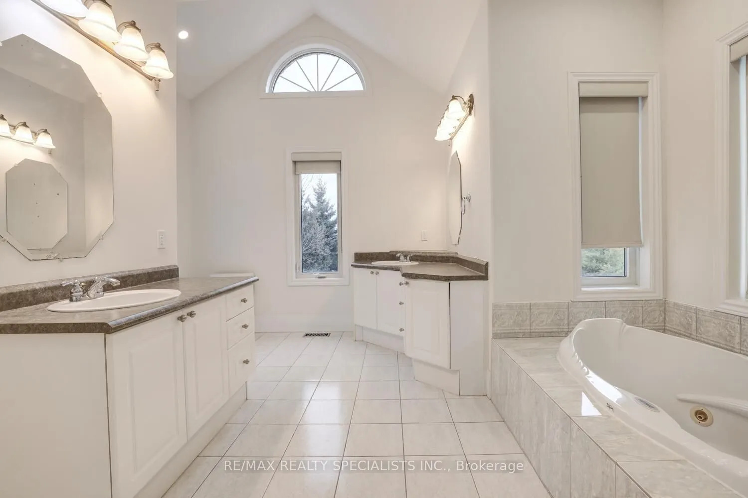 7 Deer Run Crescent
