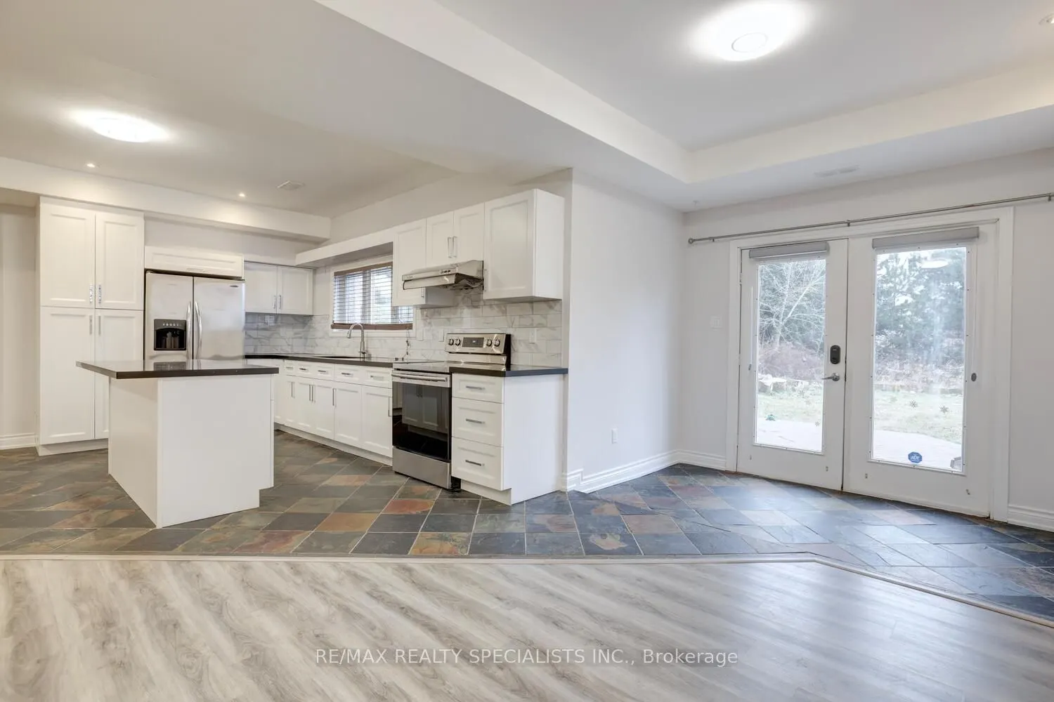 7 Deer Run Crescent