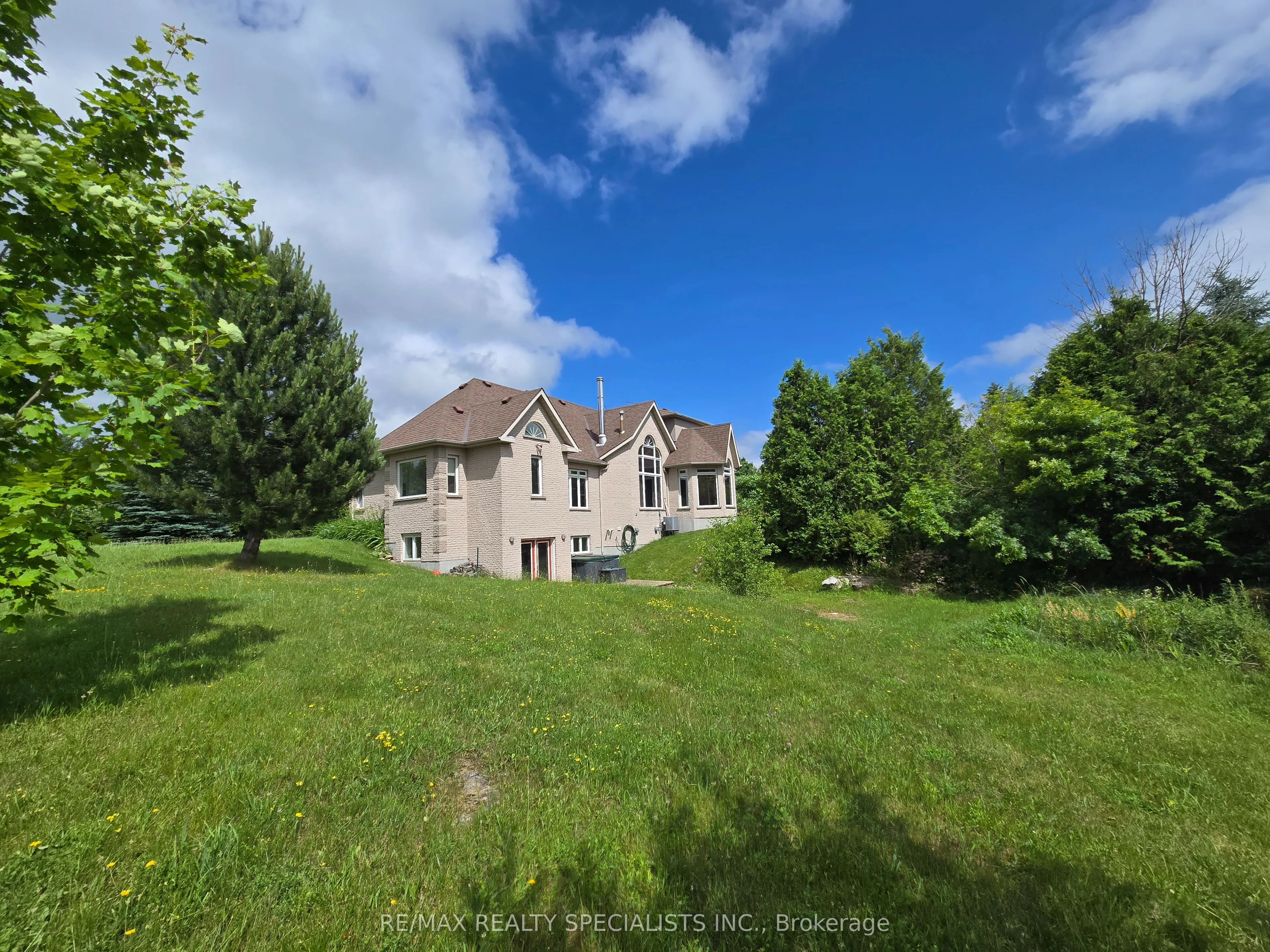 7 Deer Run Crescent