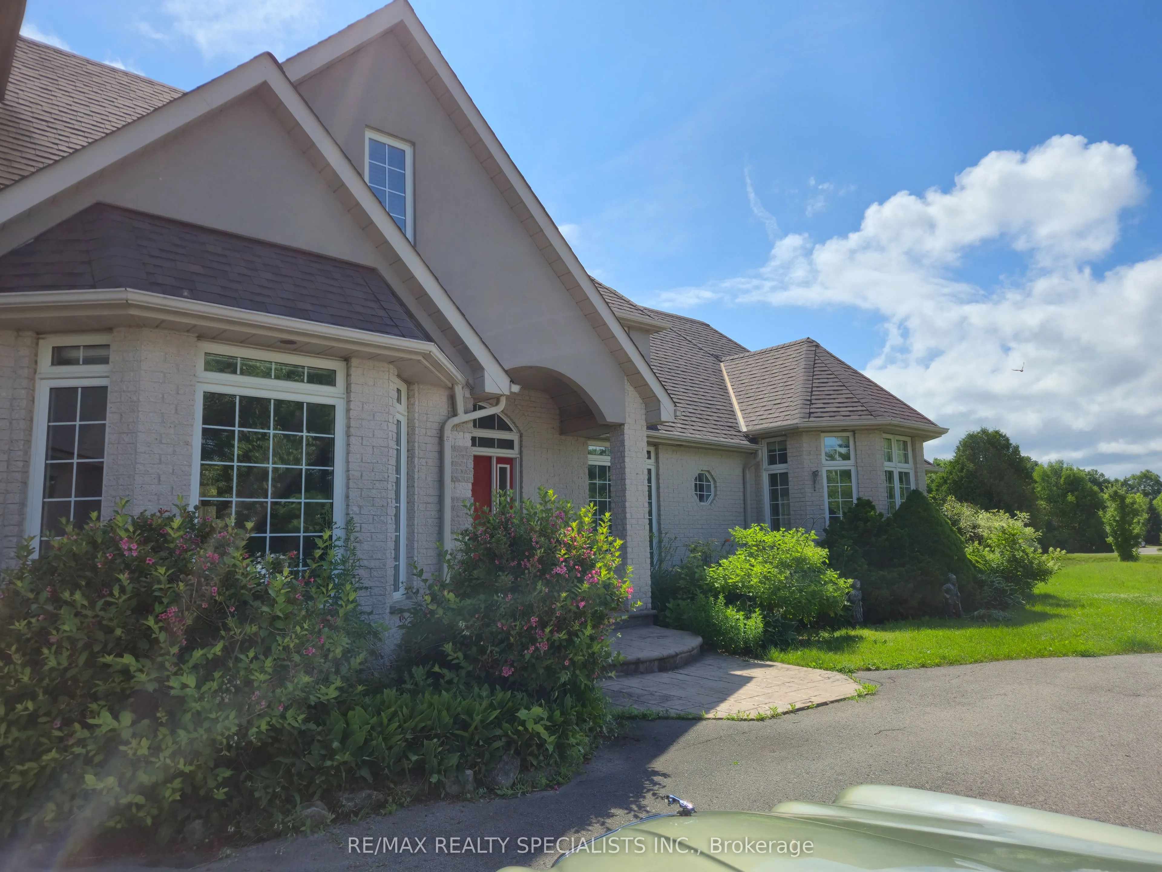 7 Deer Run Crescent
