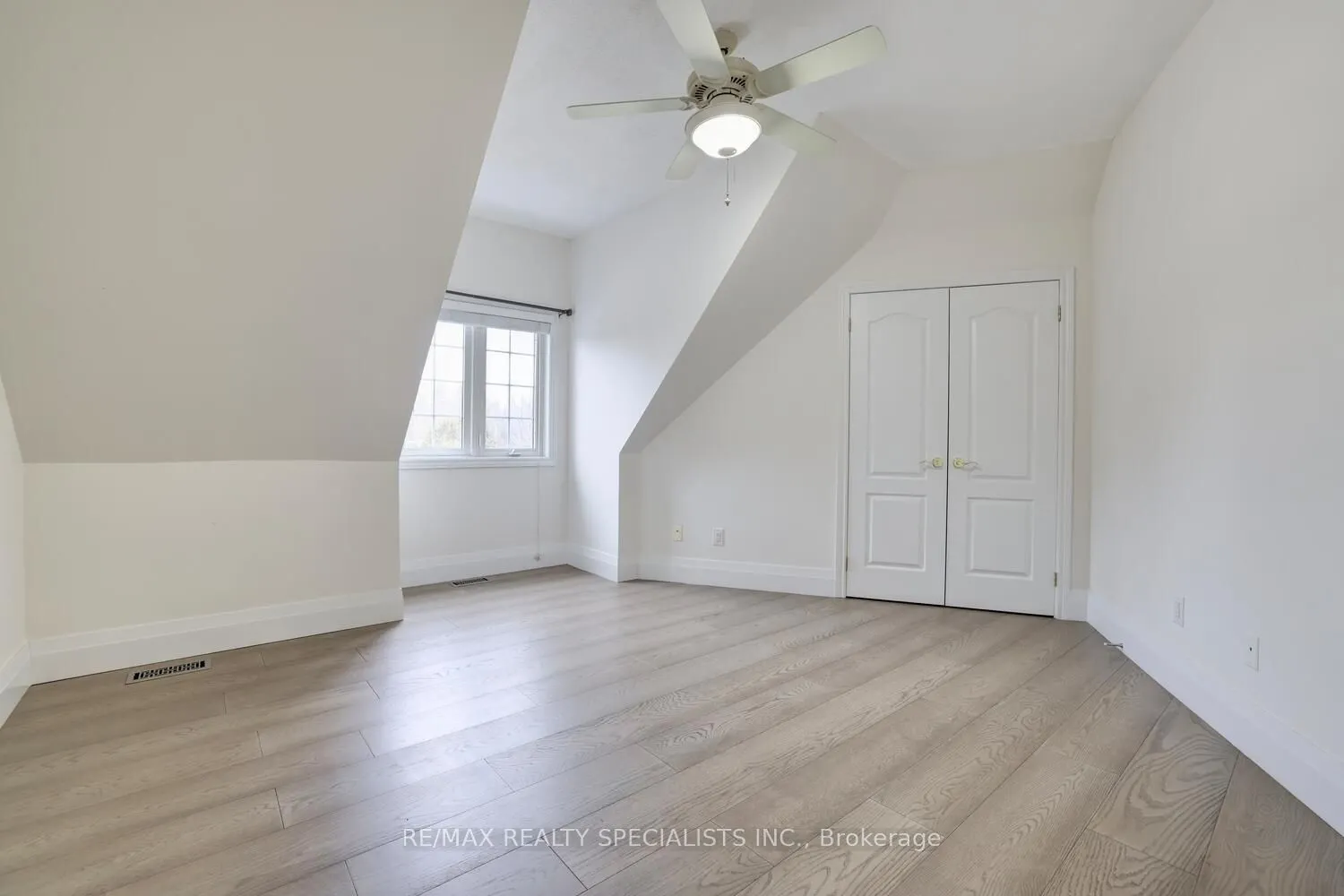7 Deer Run Crescent