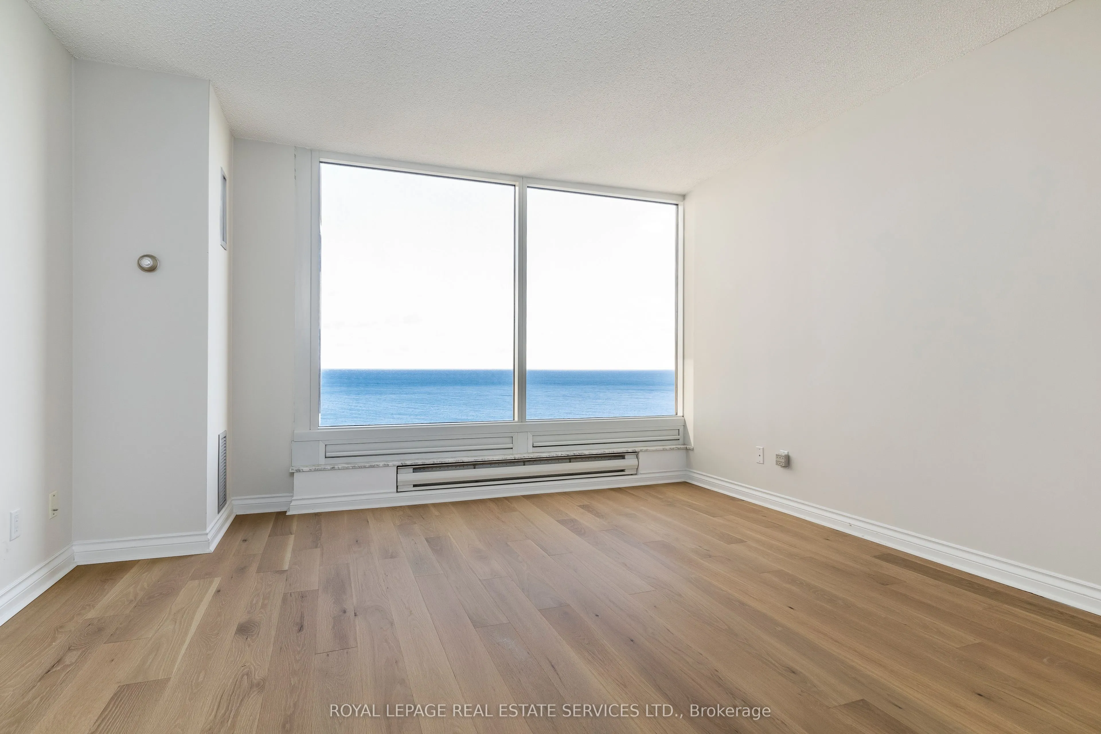 1 Palace Pier Court, #1605