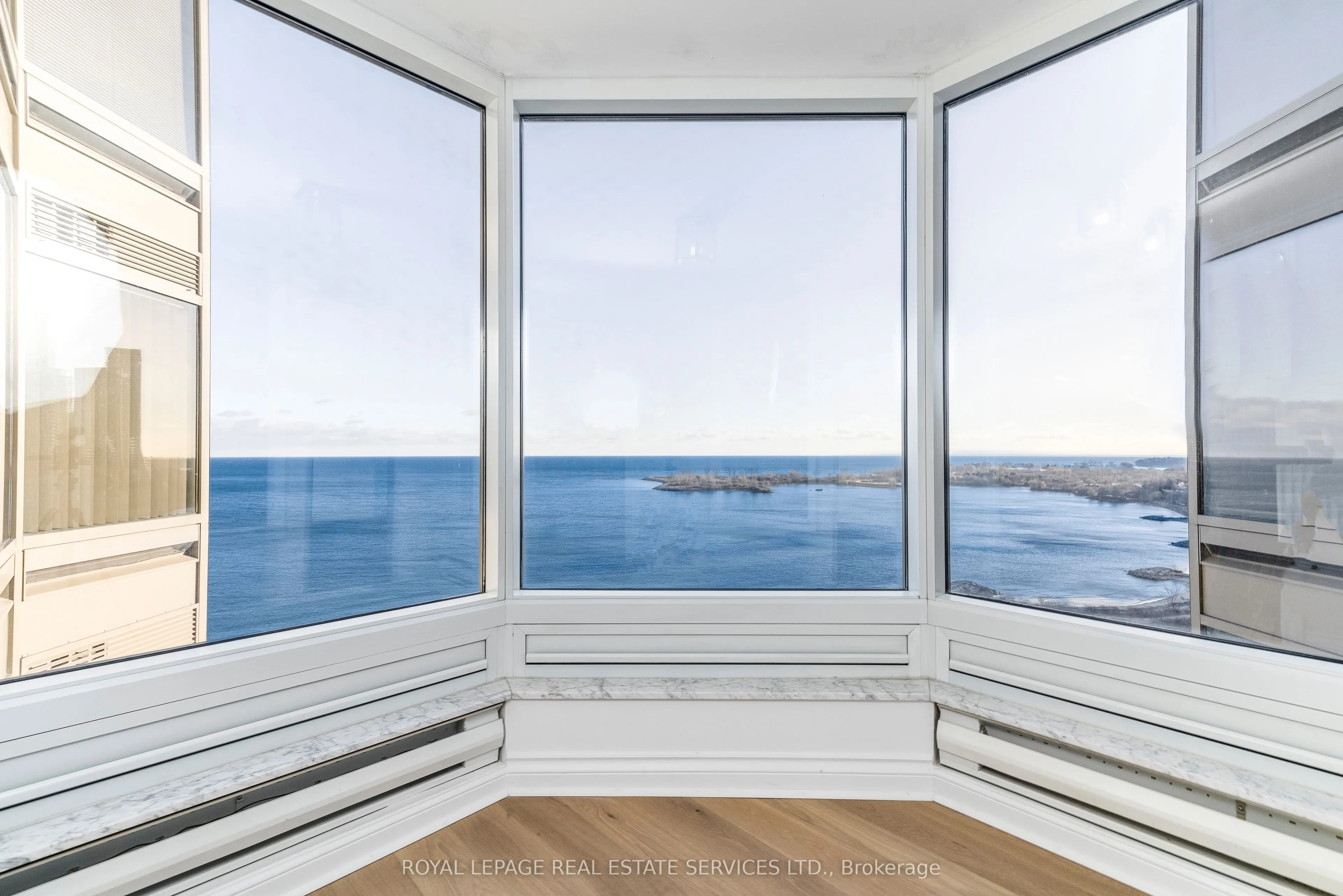 1 Palace Pier Court, #1605