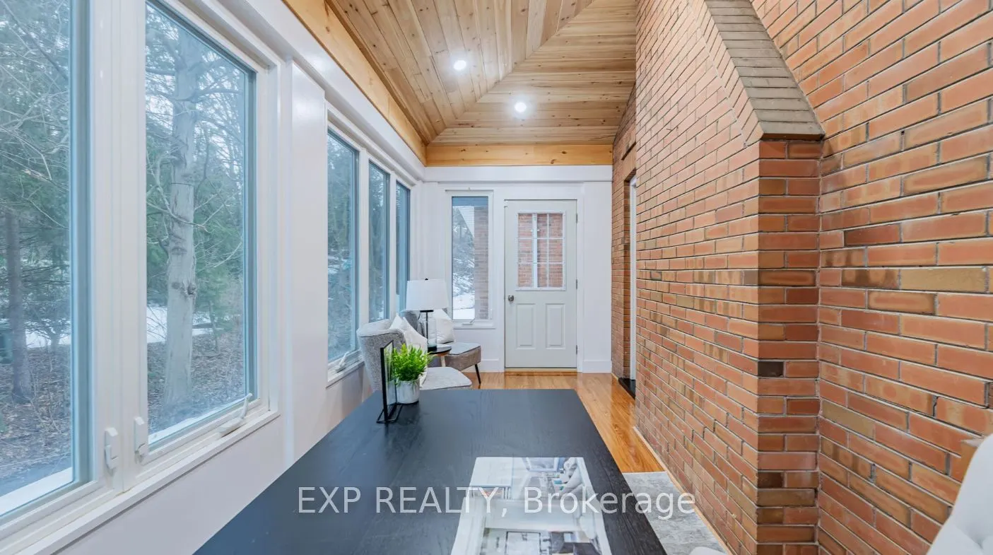 88 King Street W