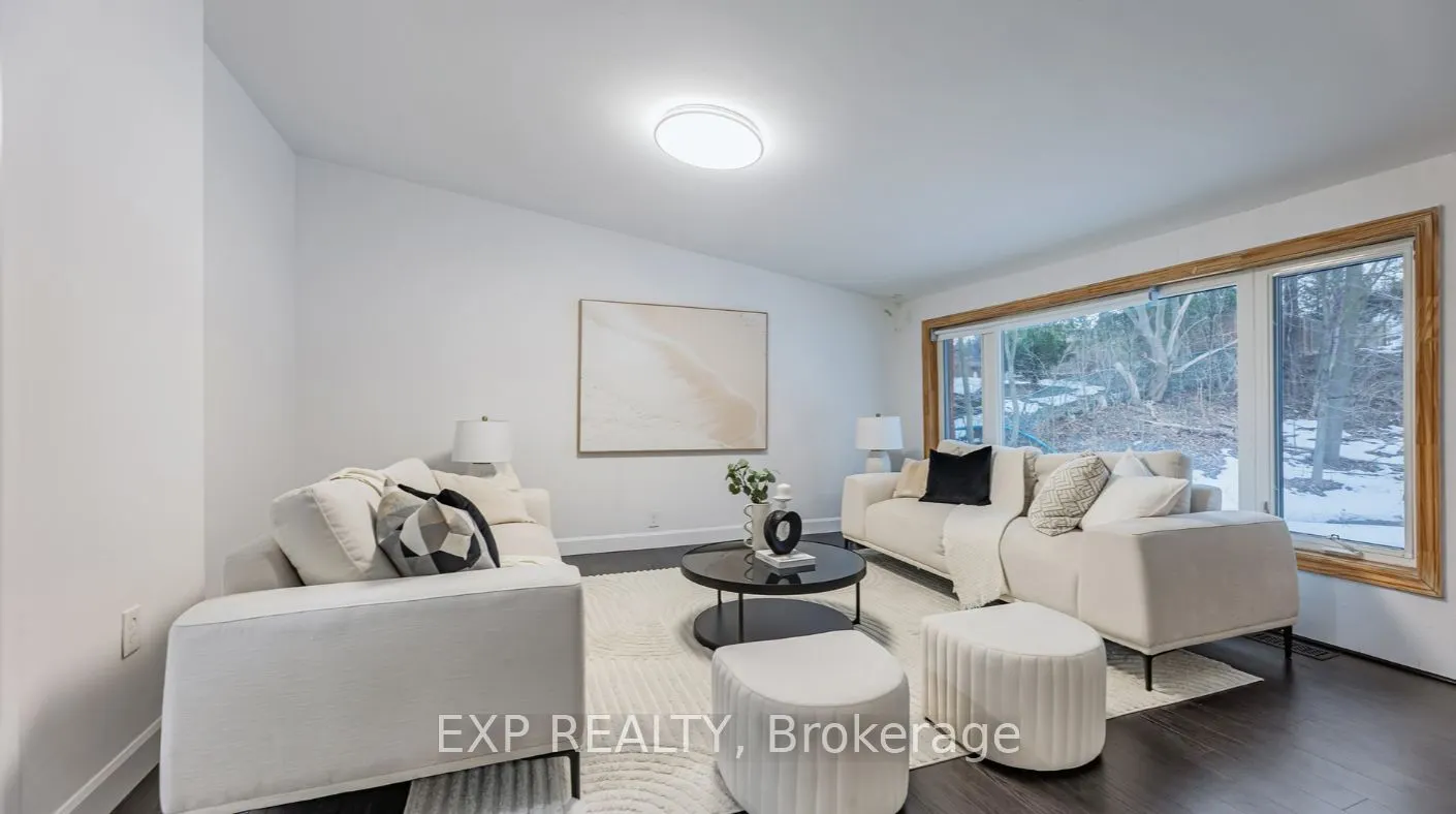 88 King Street W