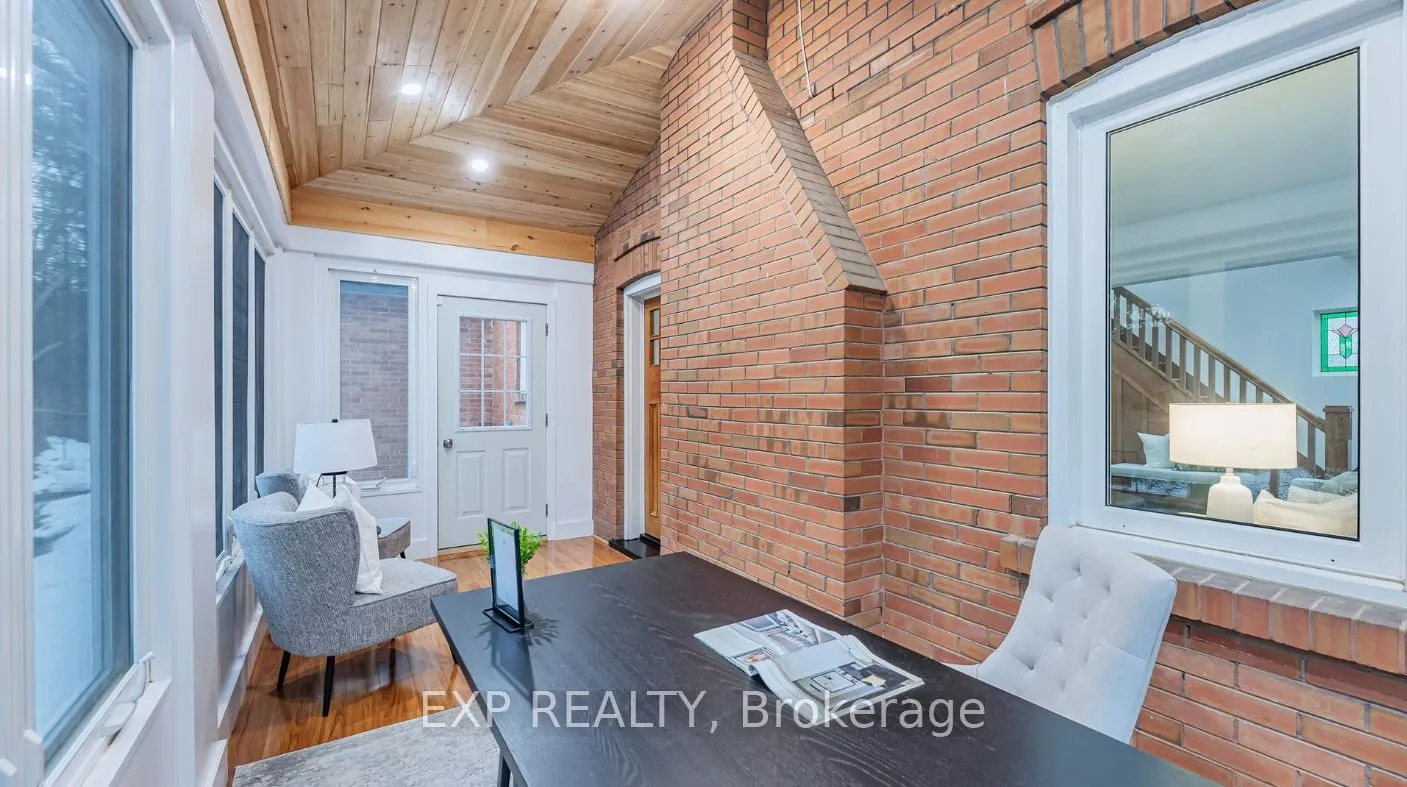 88 King Street W