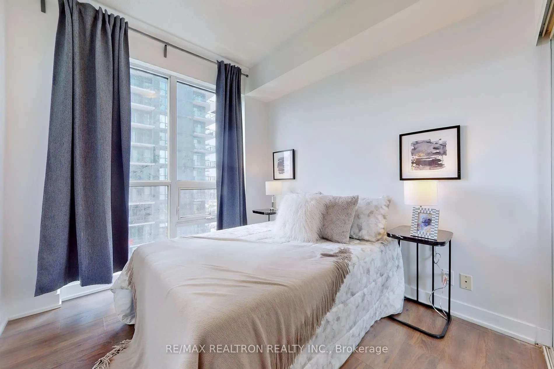 2212 Lakeshore Boulevard W, #3206