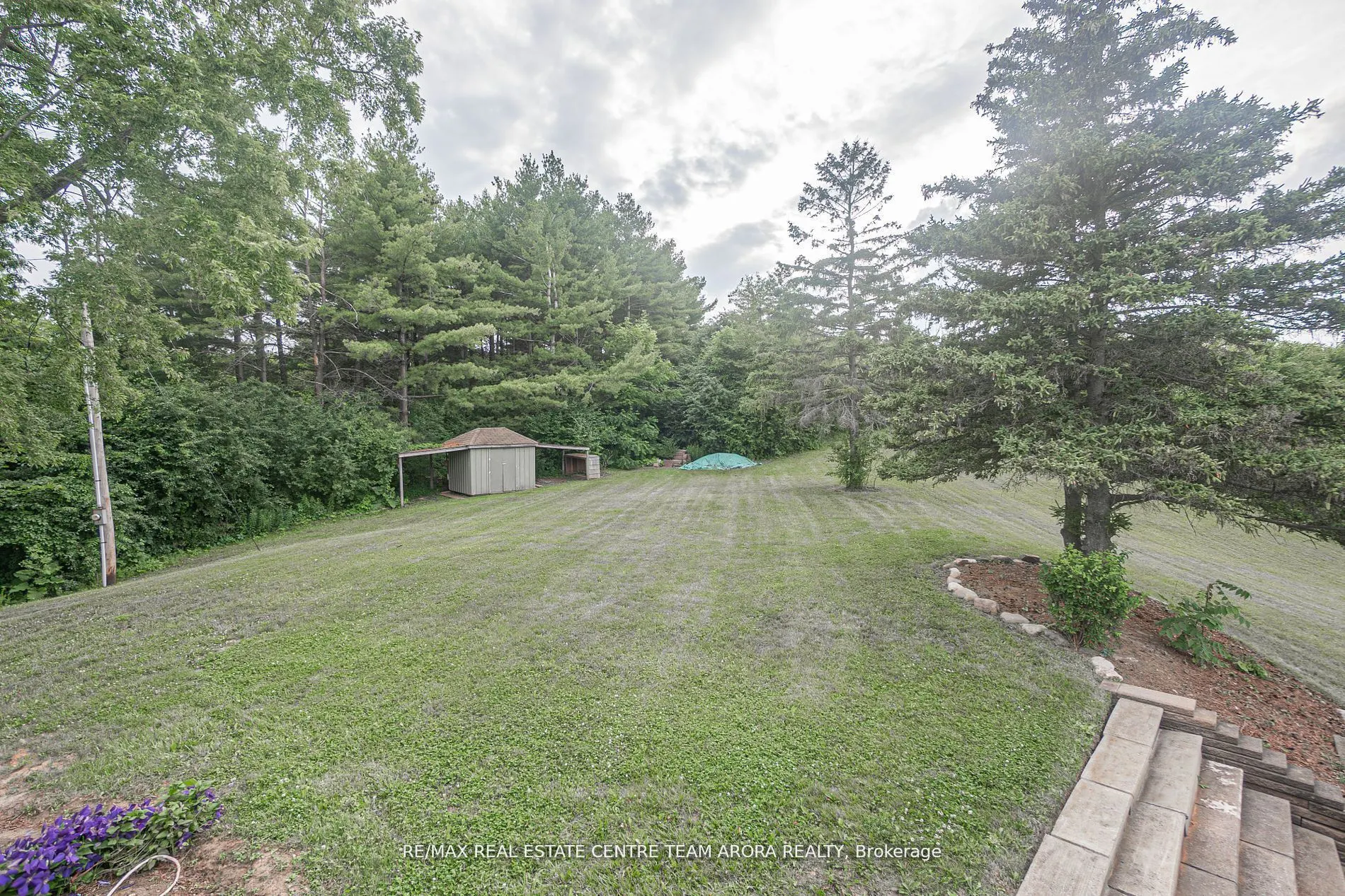 10799 15 Side Road