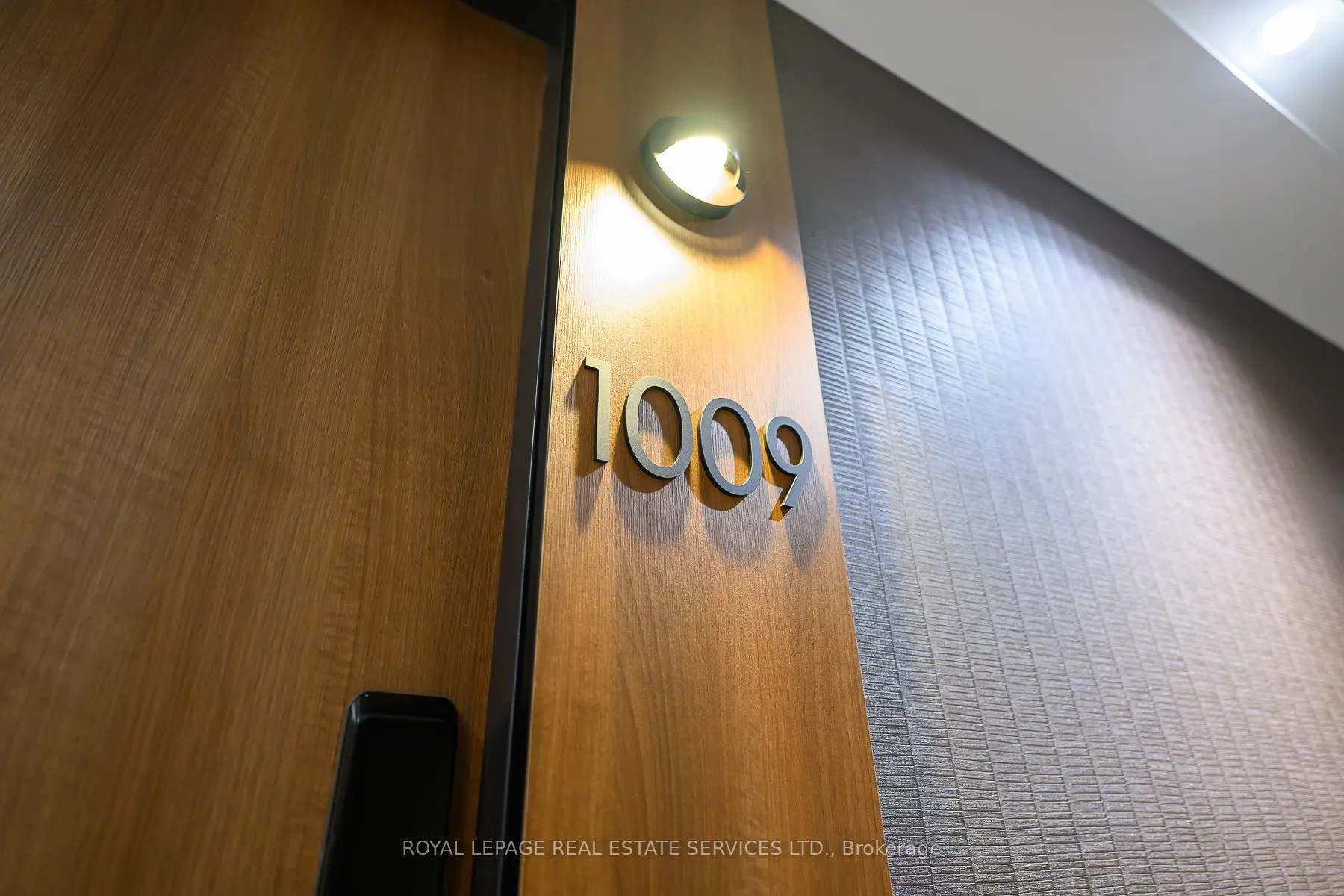 21 Park Street E #1009