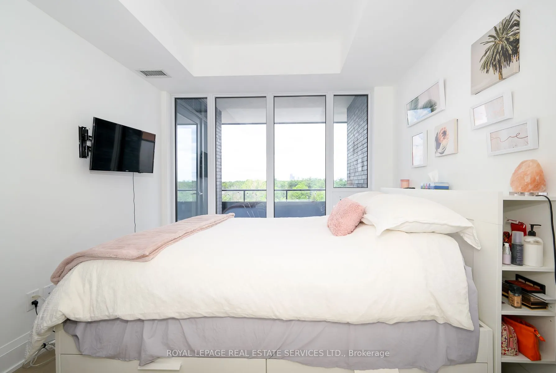 21 Park Street E #1009