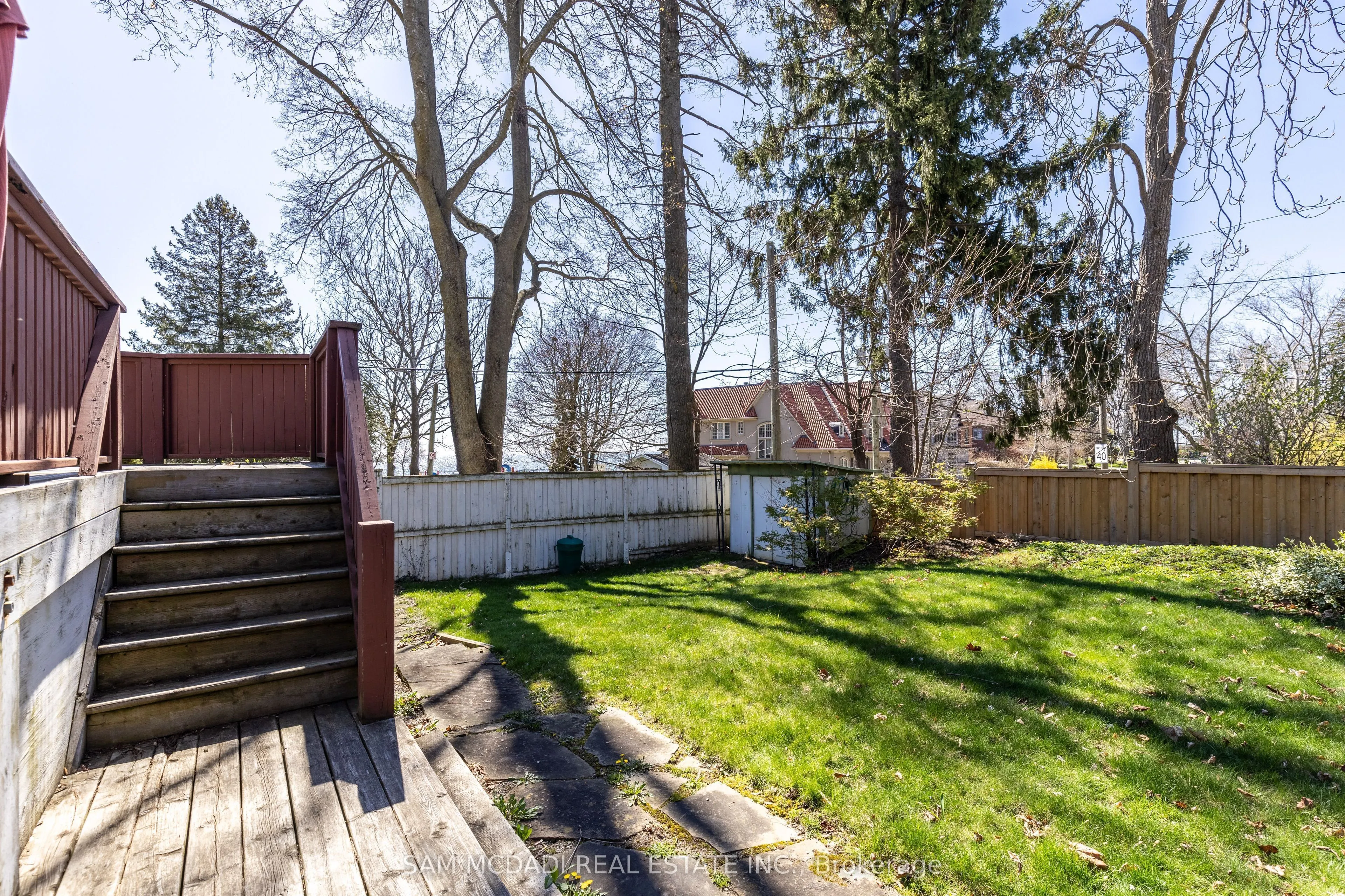 62 Maple Avenue S