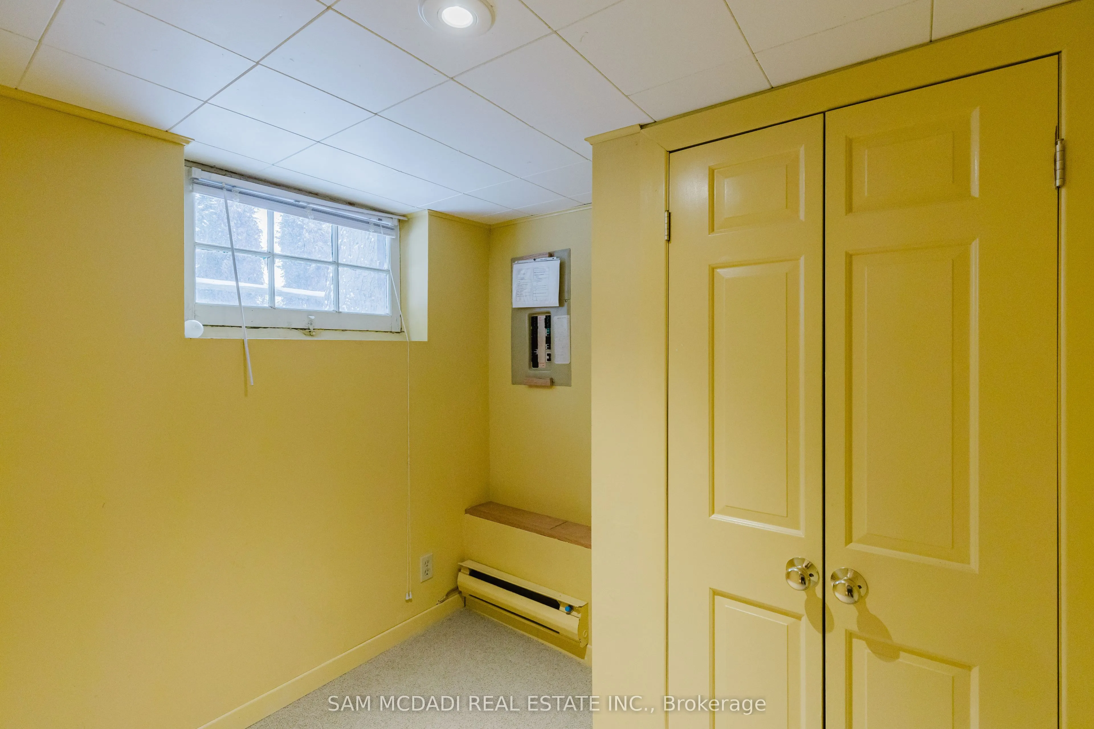 62 Maple Avenue S