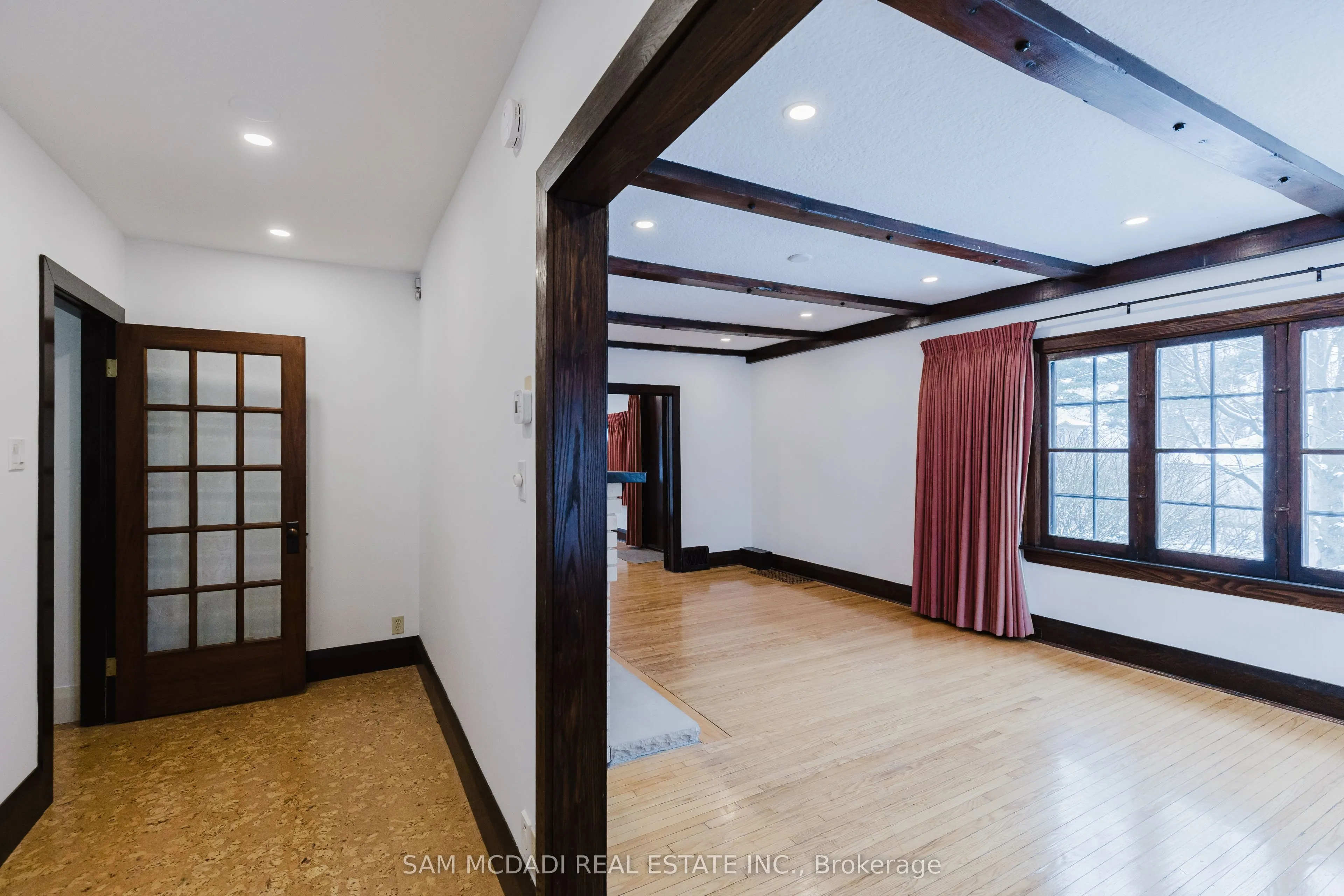 62 Maple Avenue S