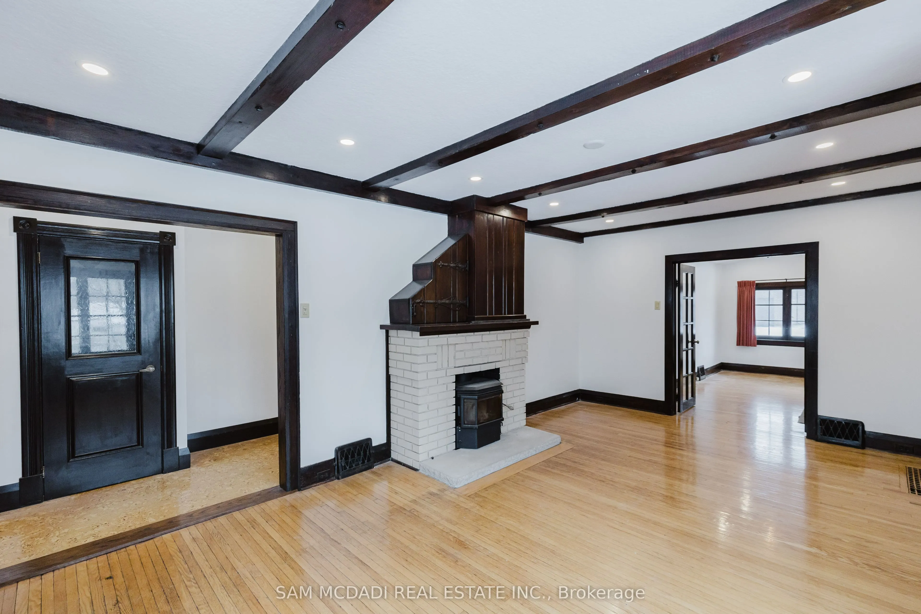 62 Maple Avenue S