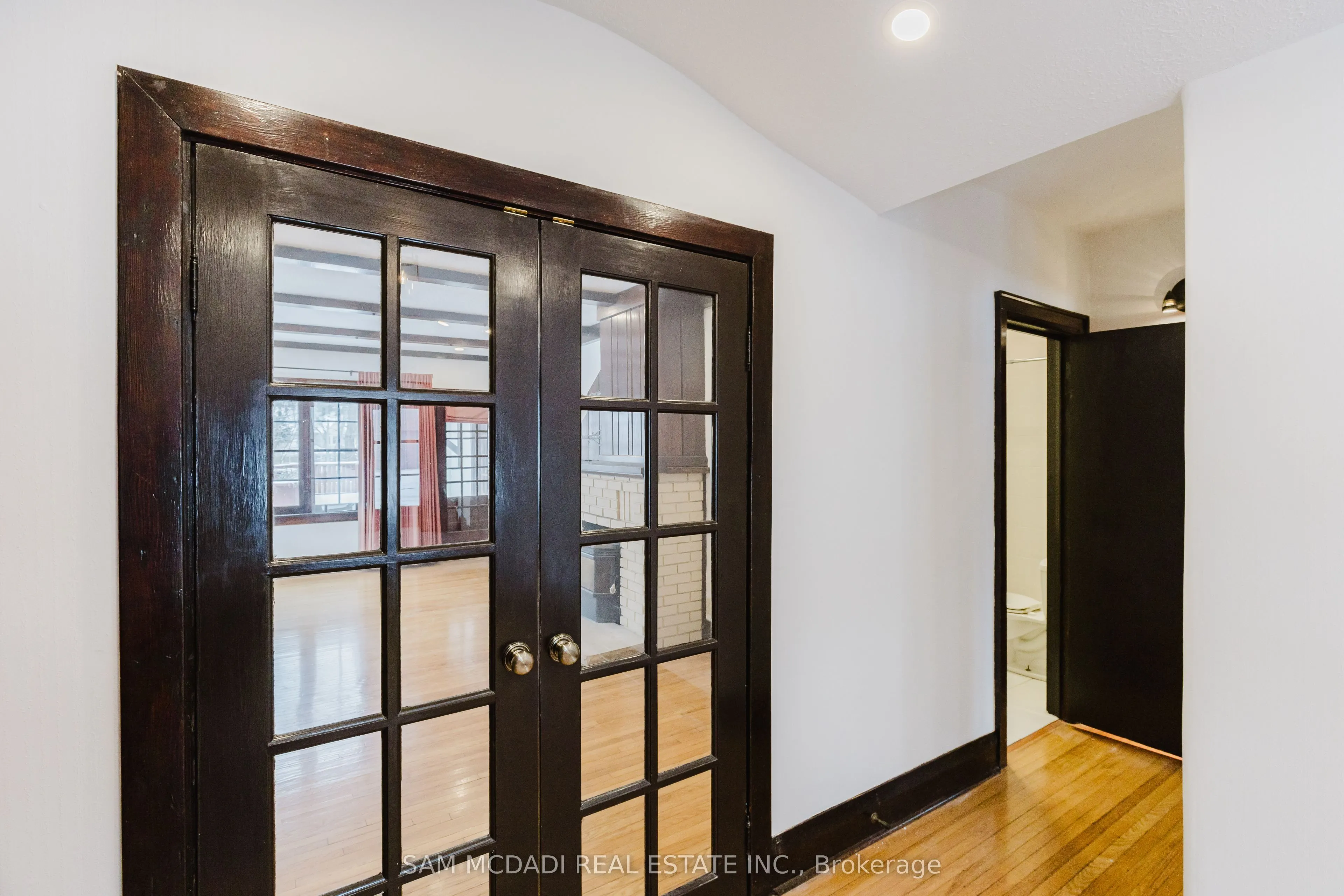 62 Maple Avenue S