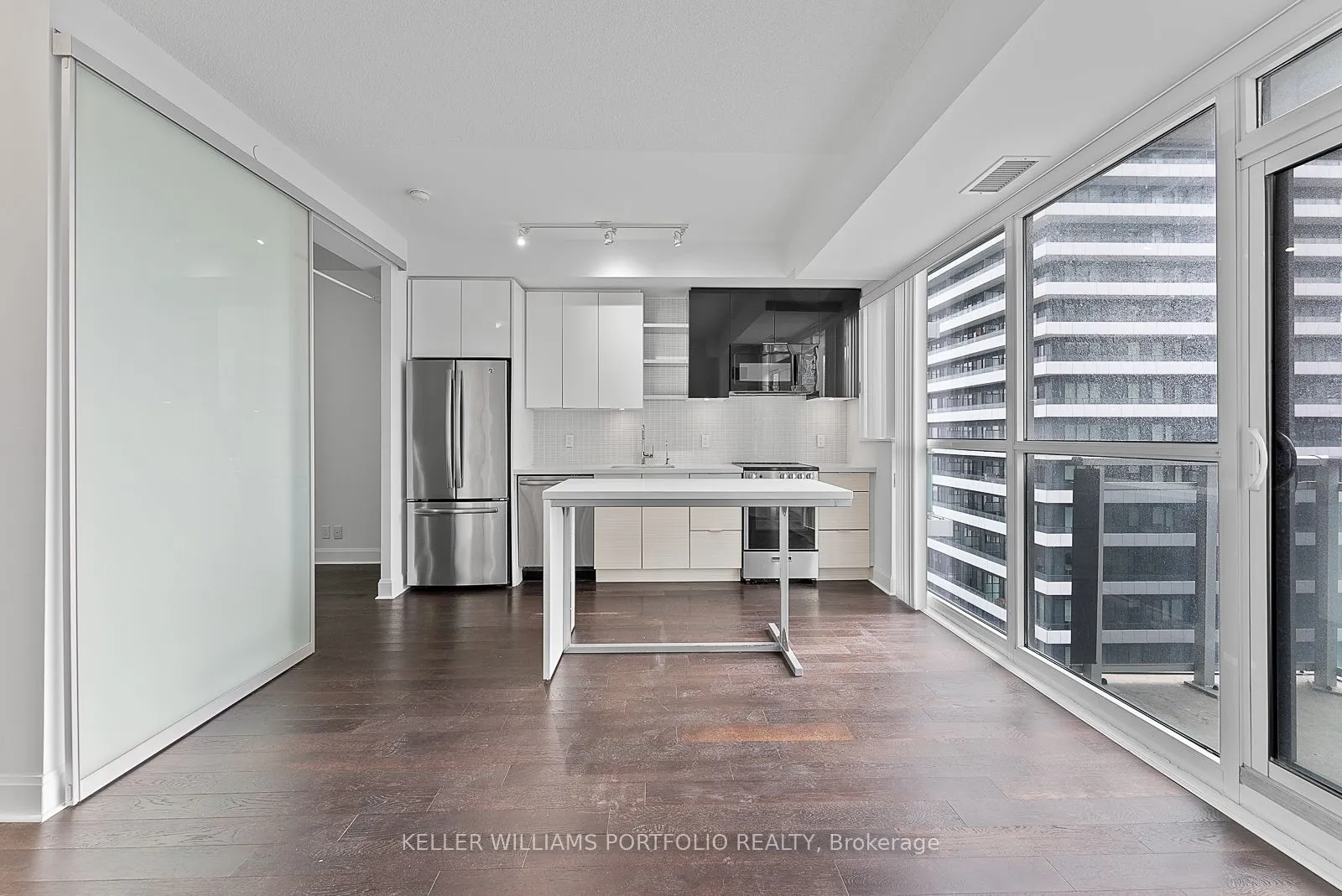 33 Shore Breeze Drive #1011