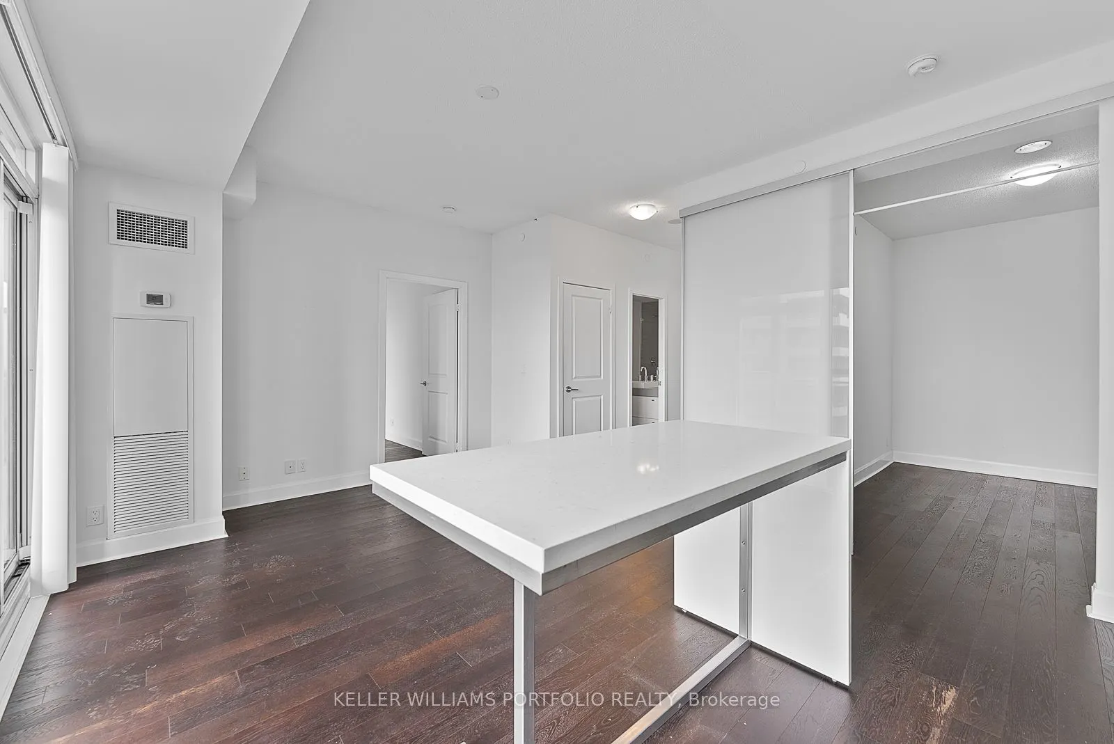 33 Shore Breeze Drive #1011