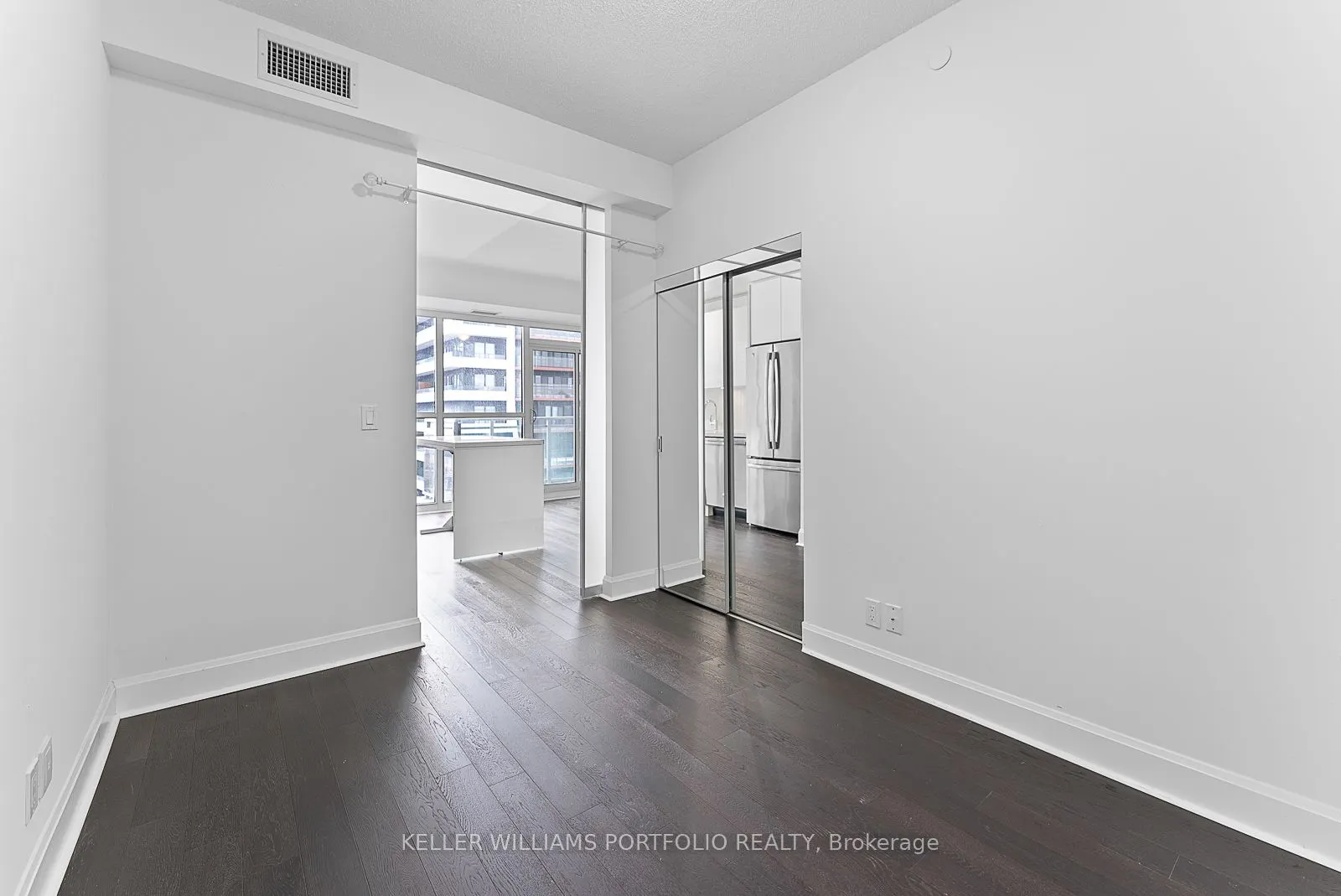 33 Shore Breeze Drive #1011