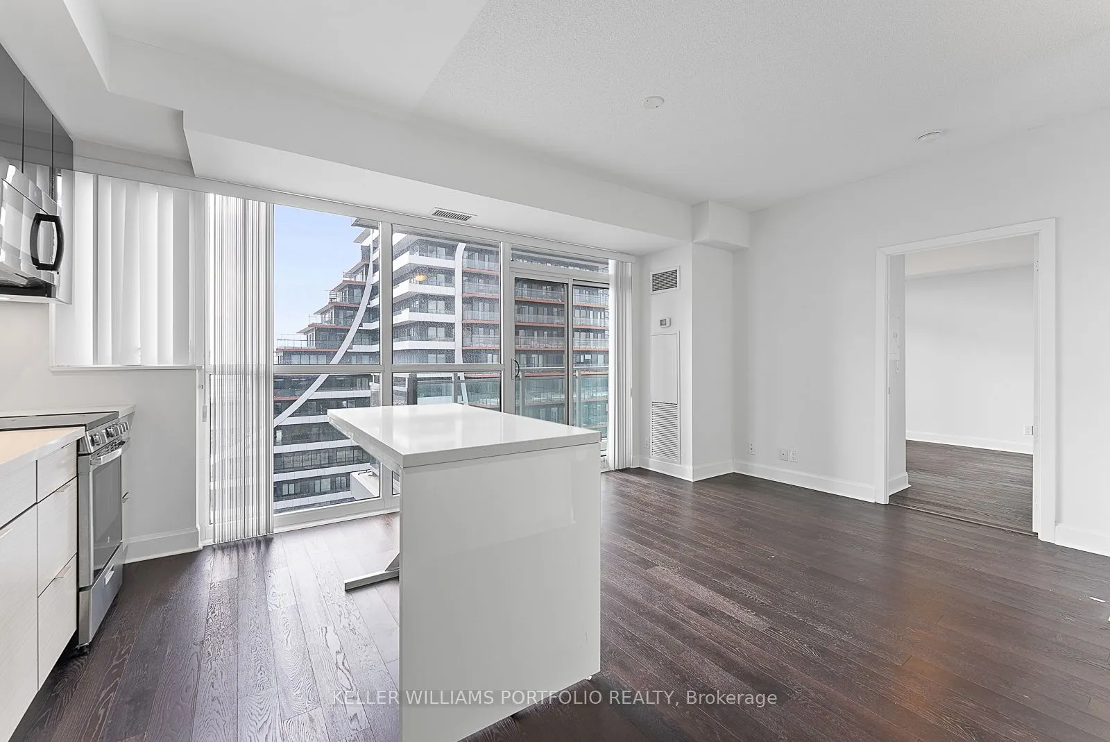 33 Shore Breeze Drive #1011