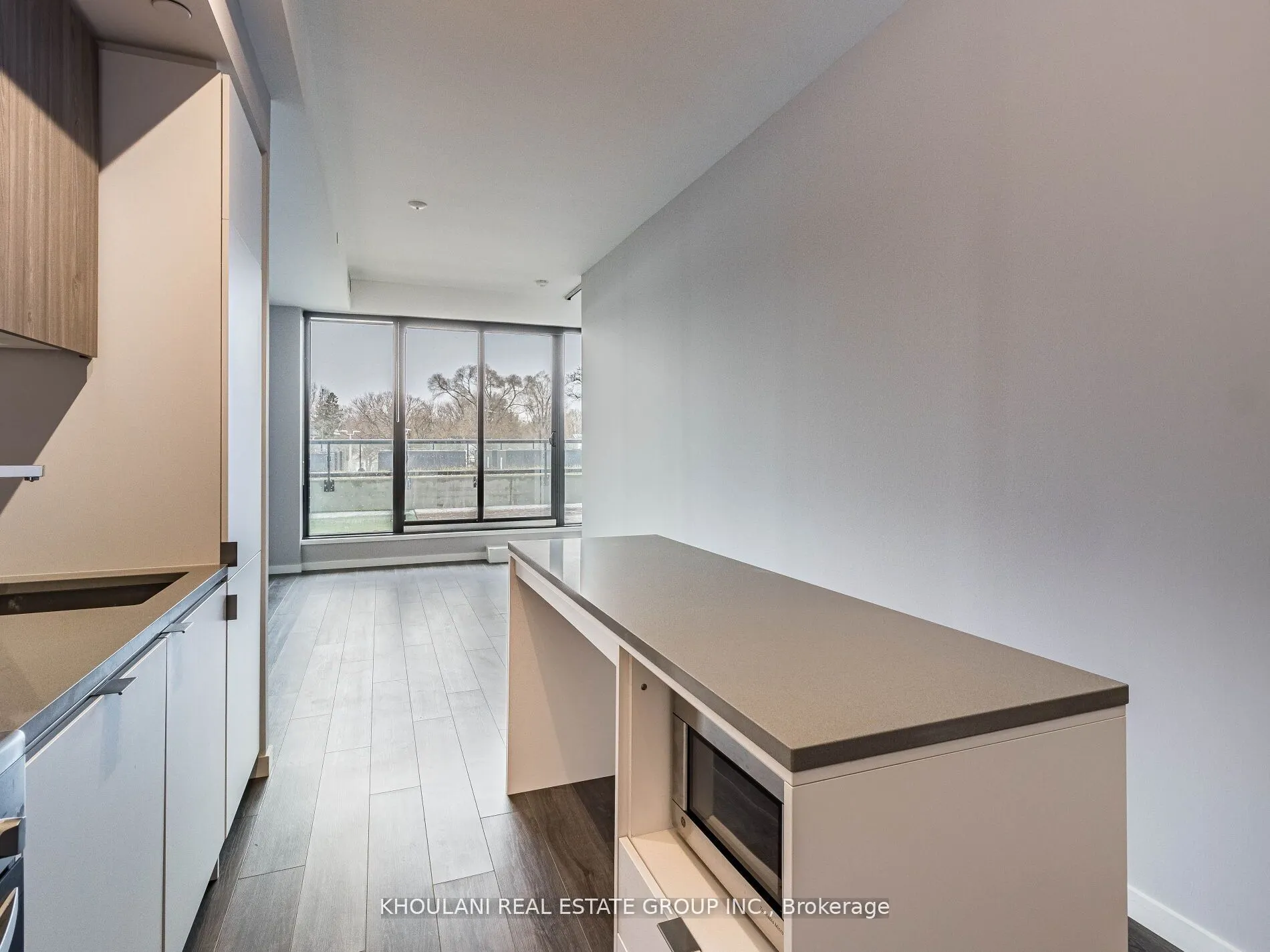 7 Smith Crescent #204