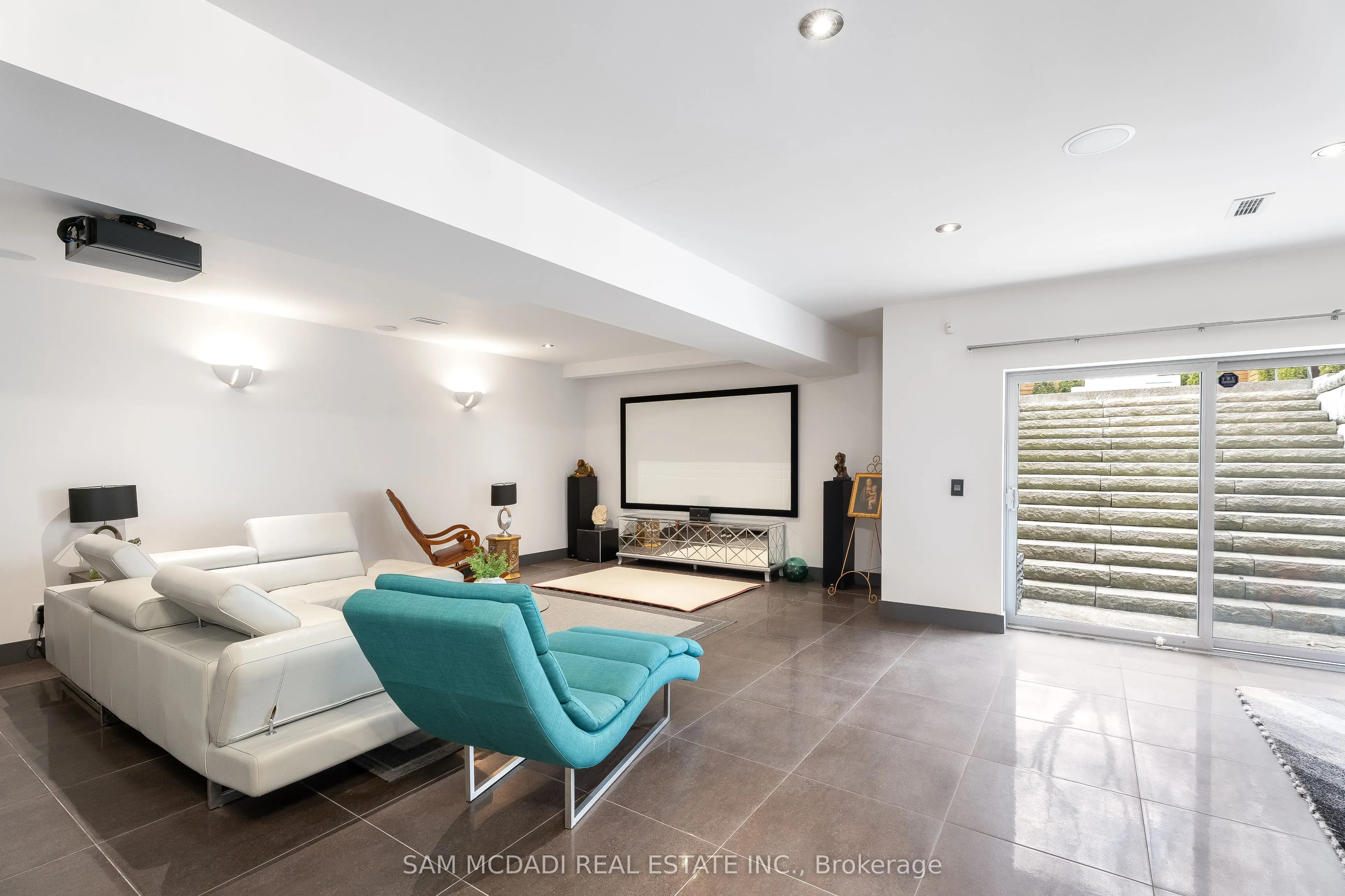 852 Goodwin Road
