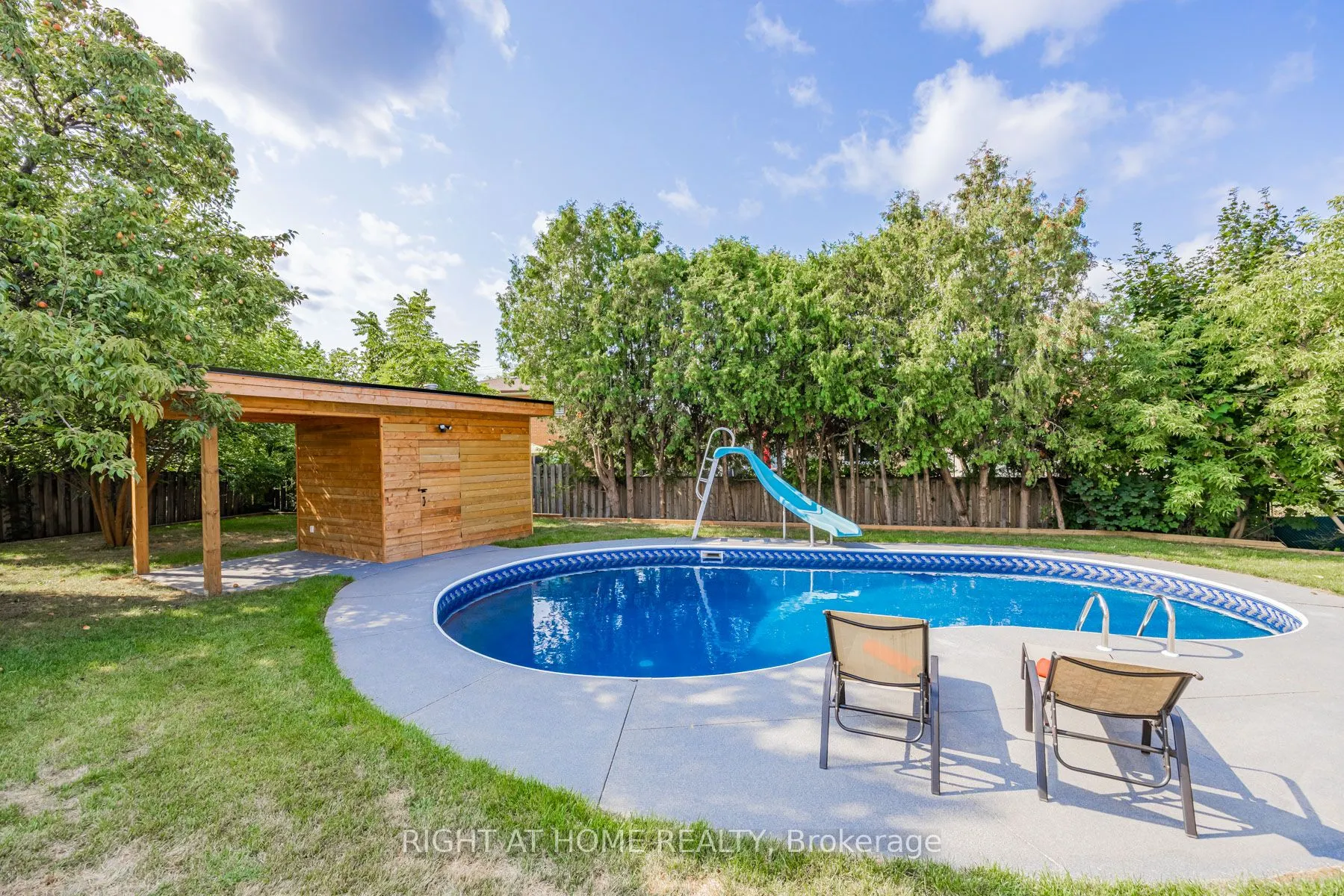690 Hillman Crescent