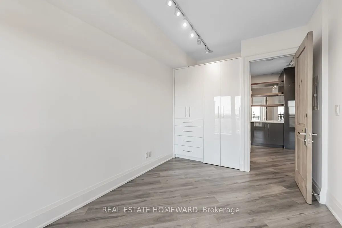 165 Legion Road N, #2734
