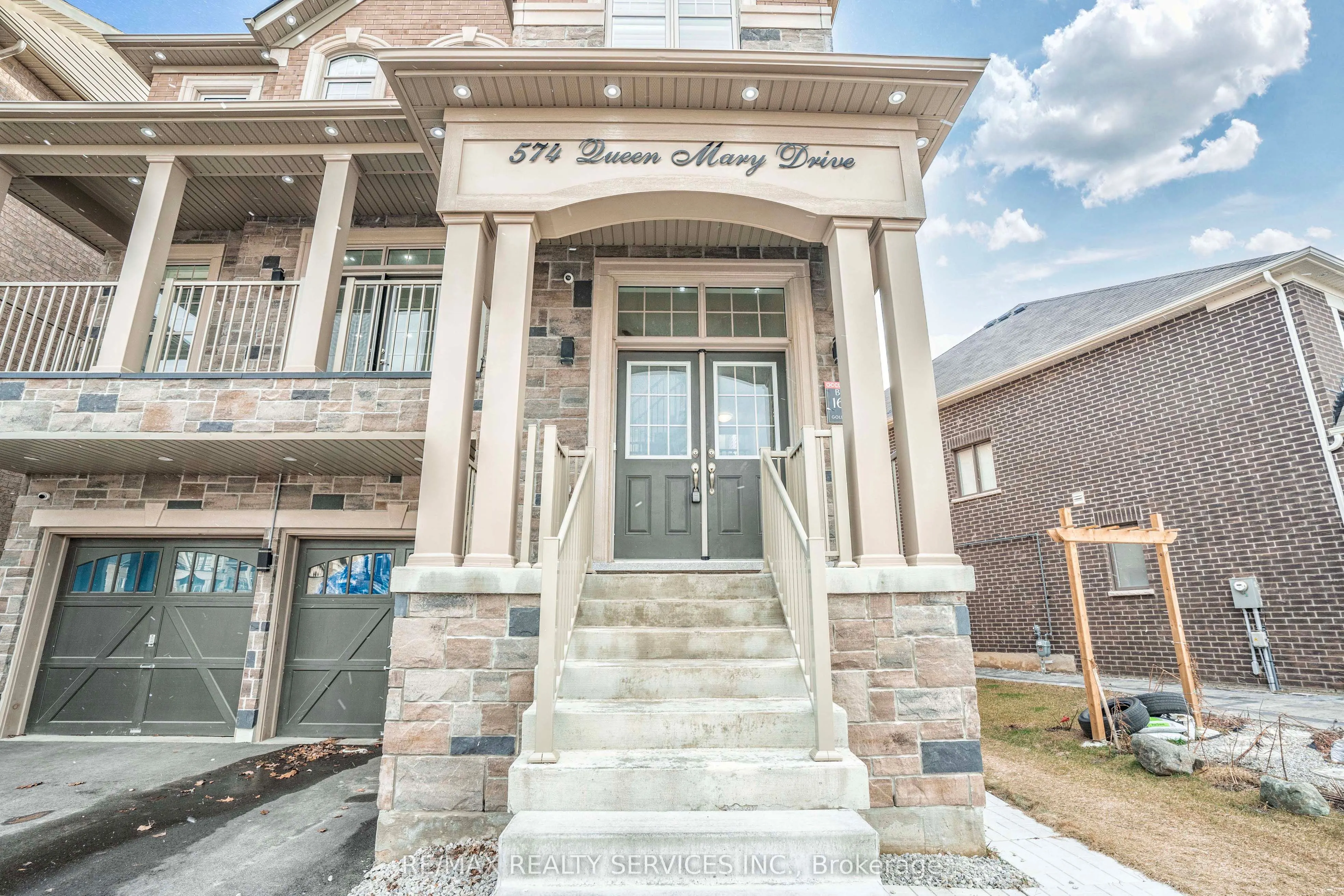 574 Queen Mary Drive