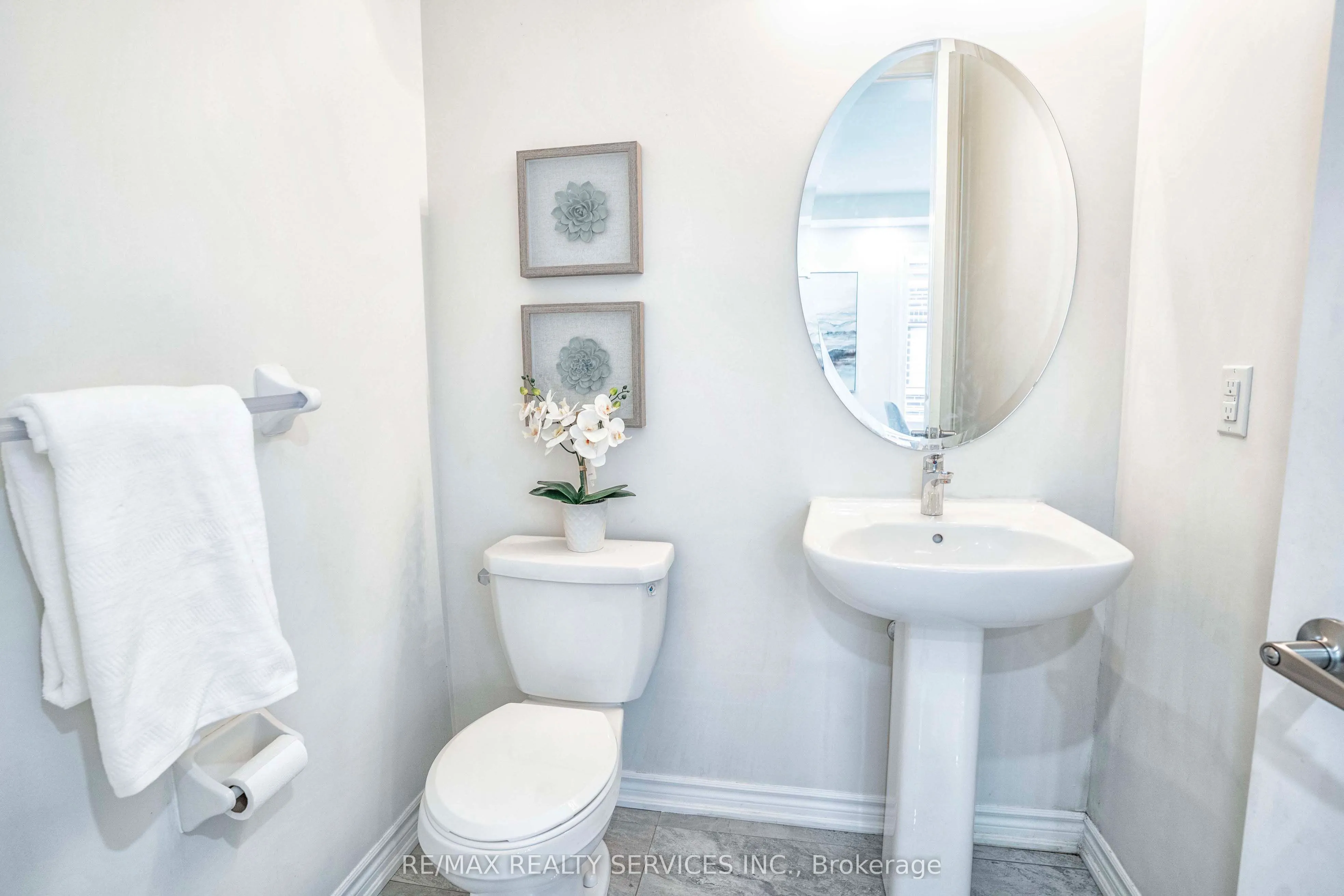 574 Queen Mary Drive