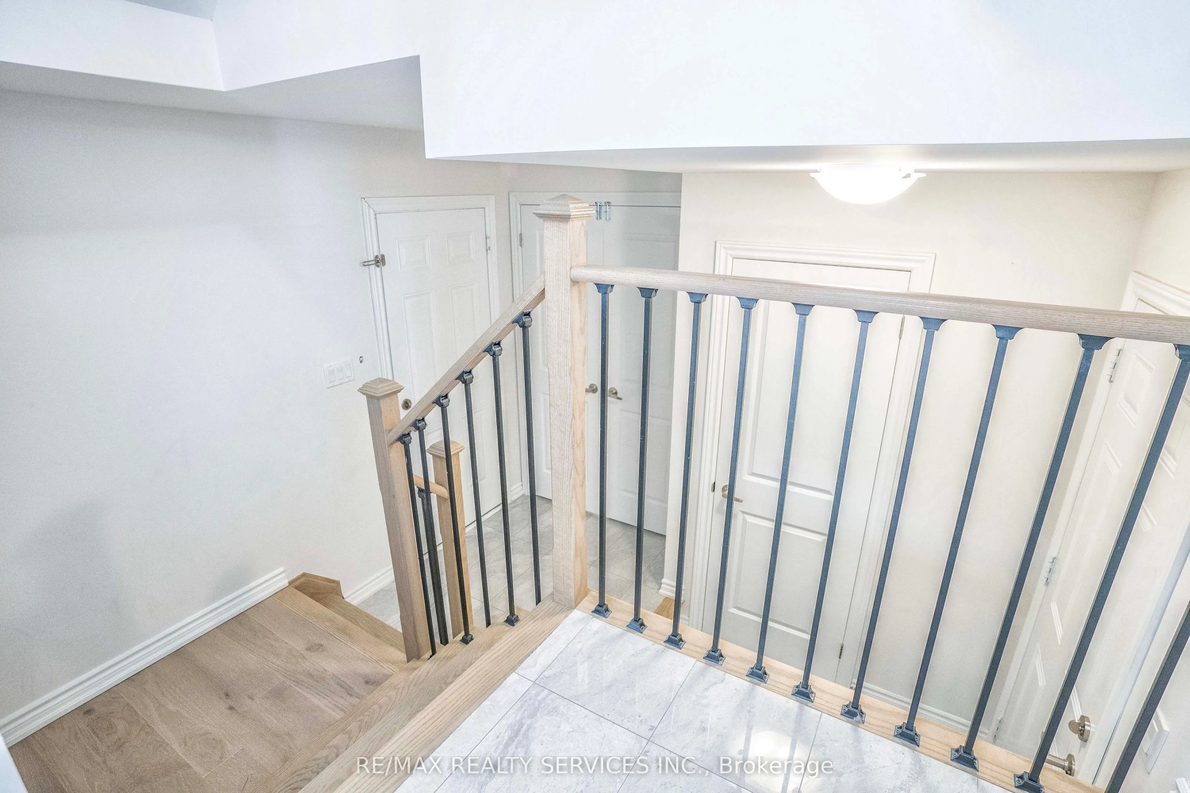 574 Queen Mary Drive