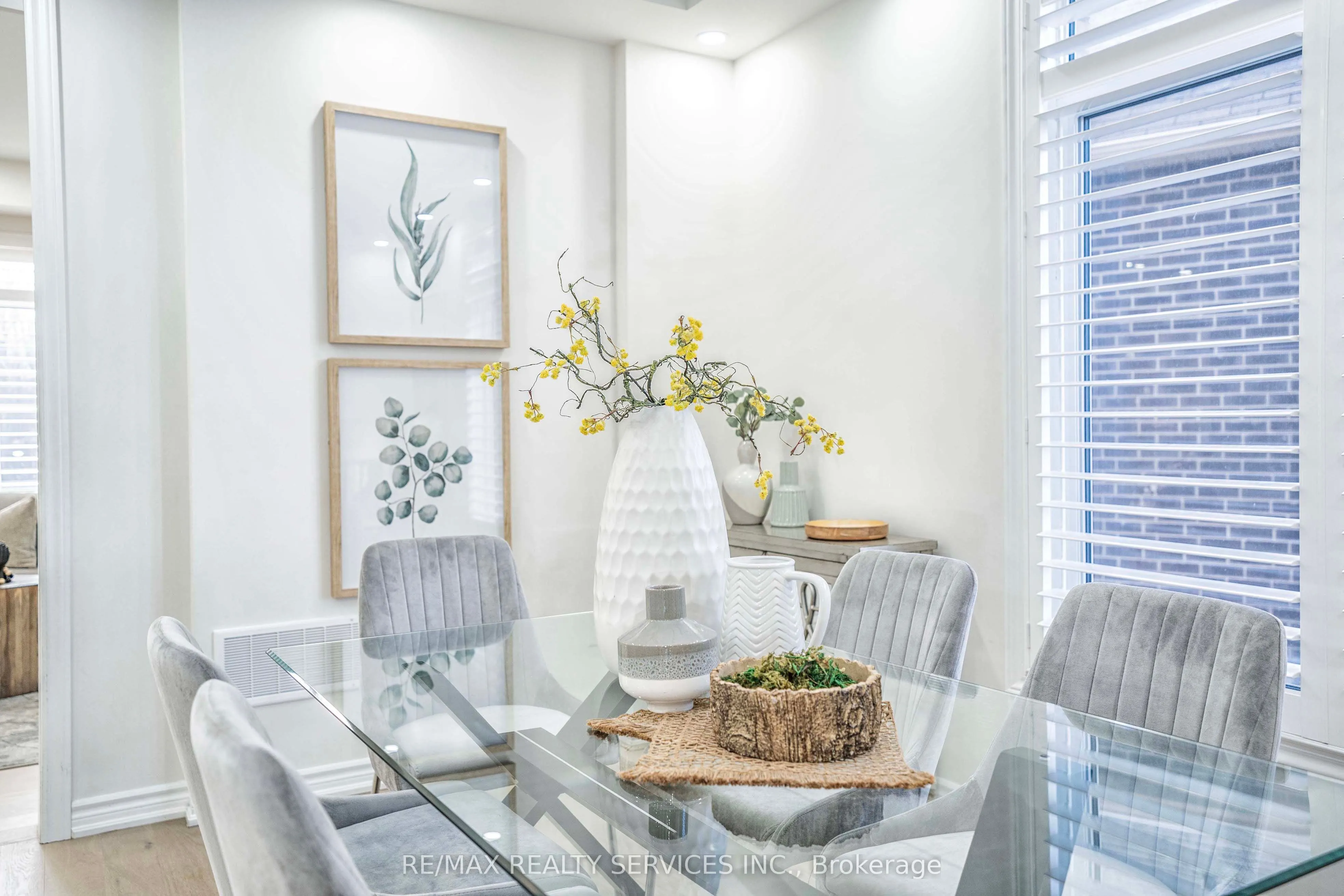 574 Queen Mary Drive
