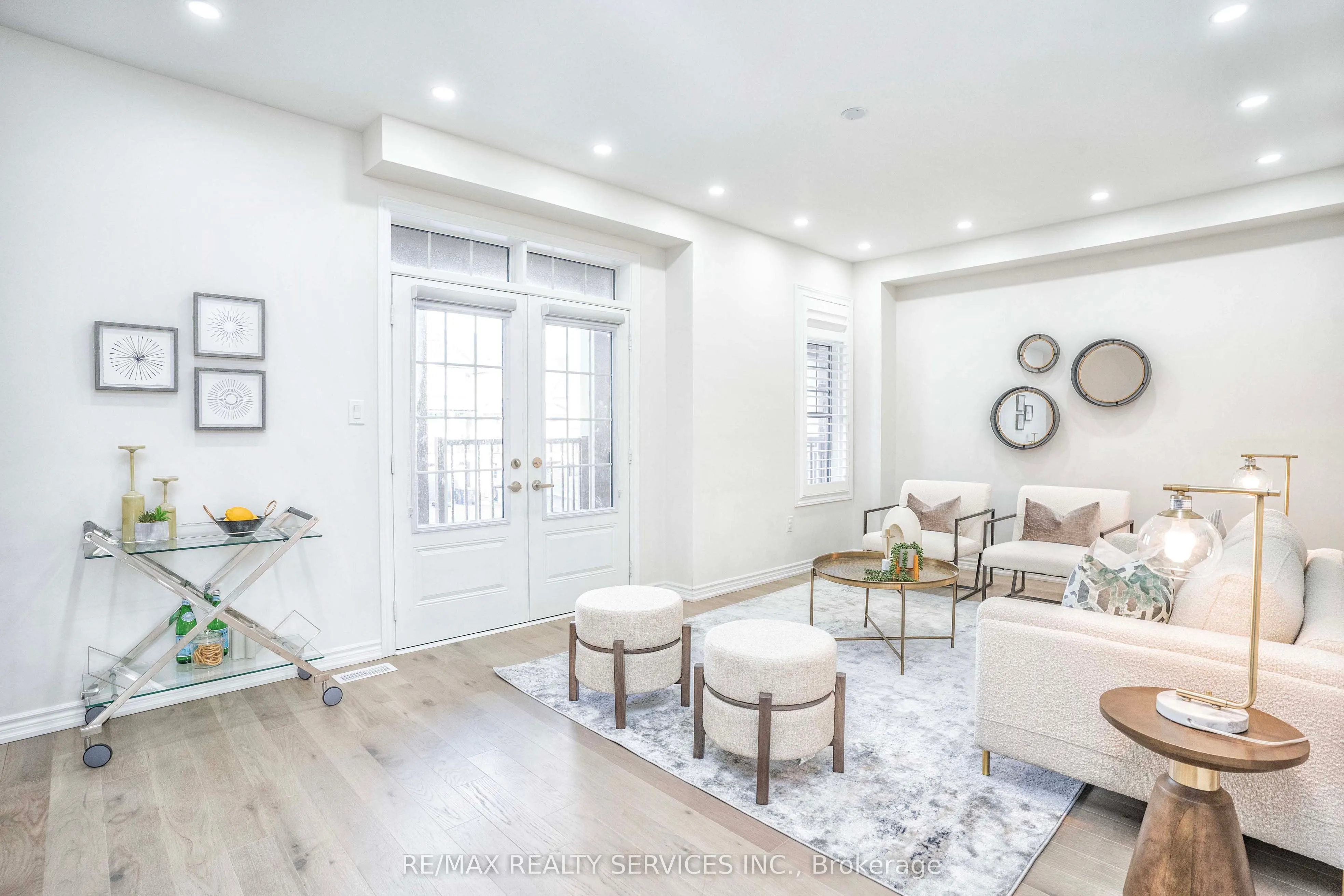 574 Queen Mary Drive