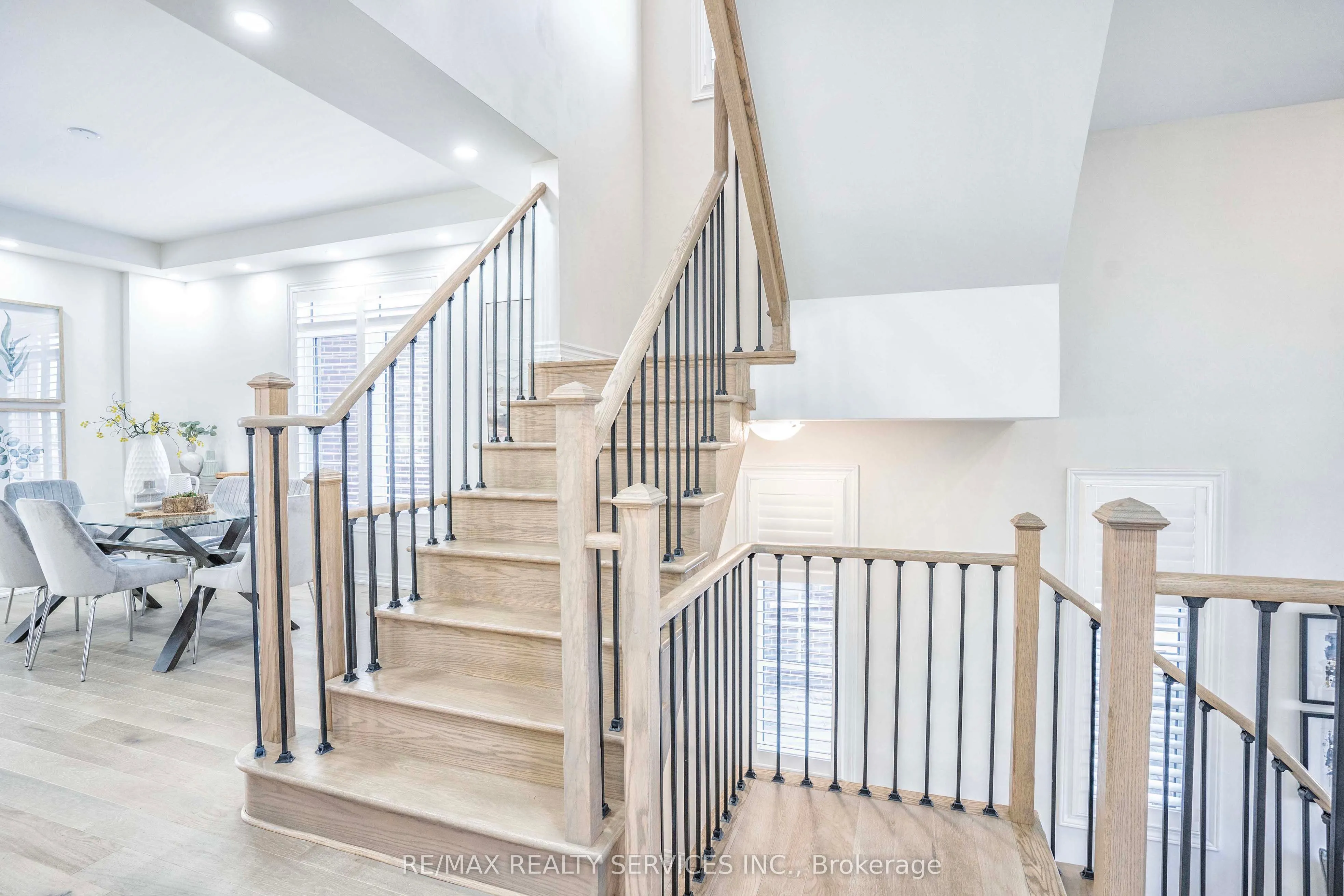 574 Queen Mary Drive