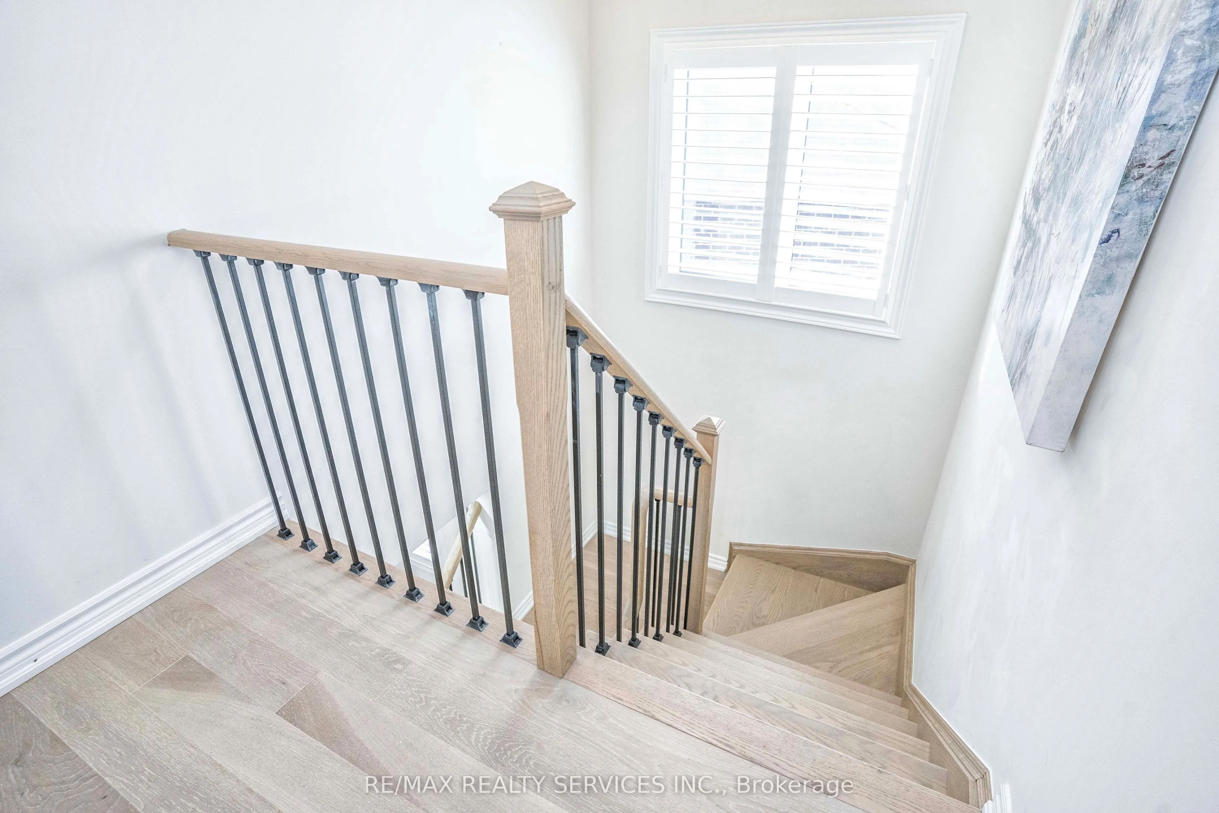574 Queen Mary Drive