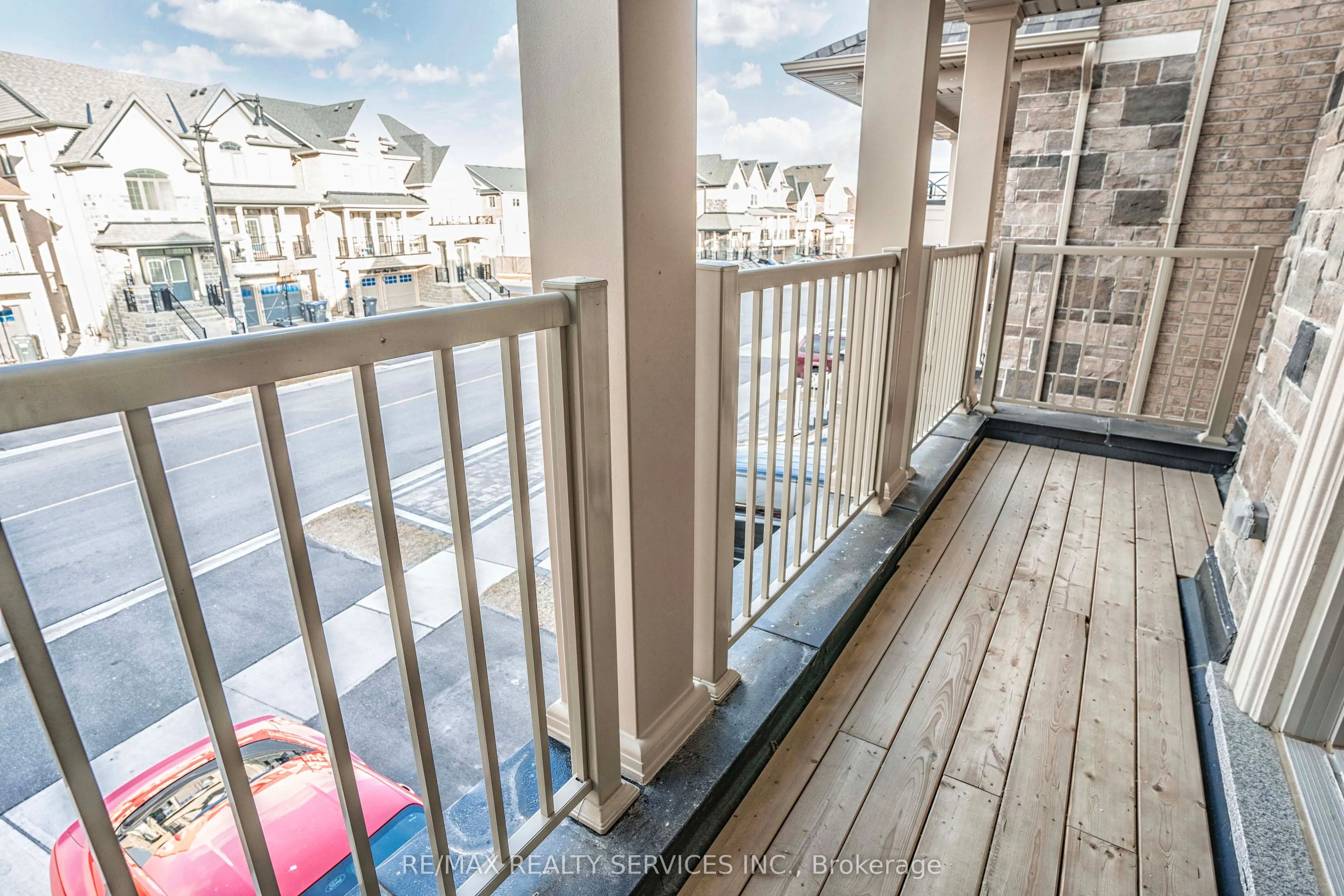 574 Queen Mary Drive