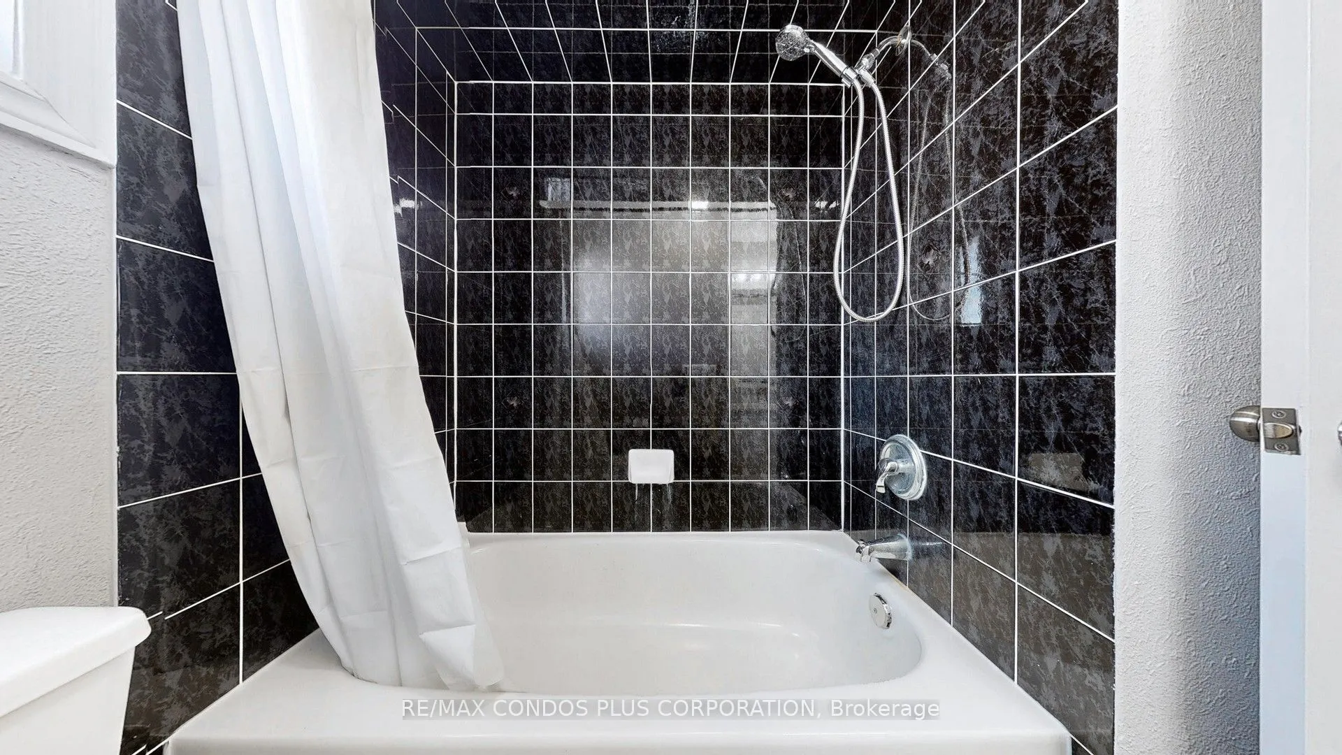 7159 Spyglass Crescent