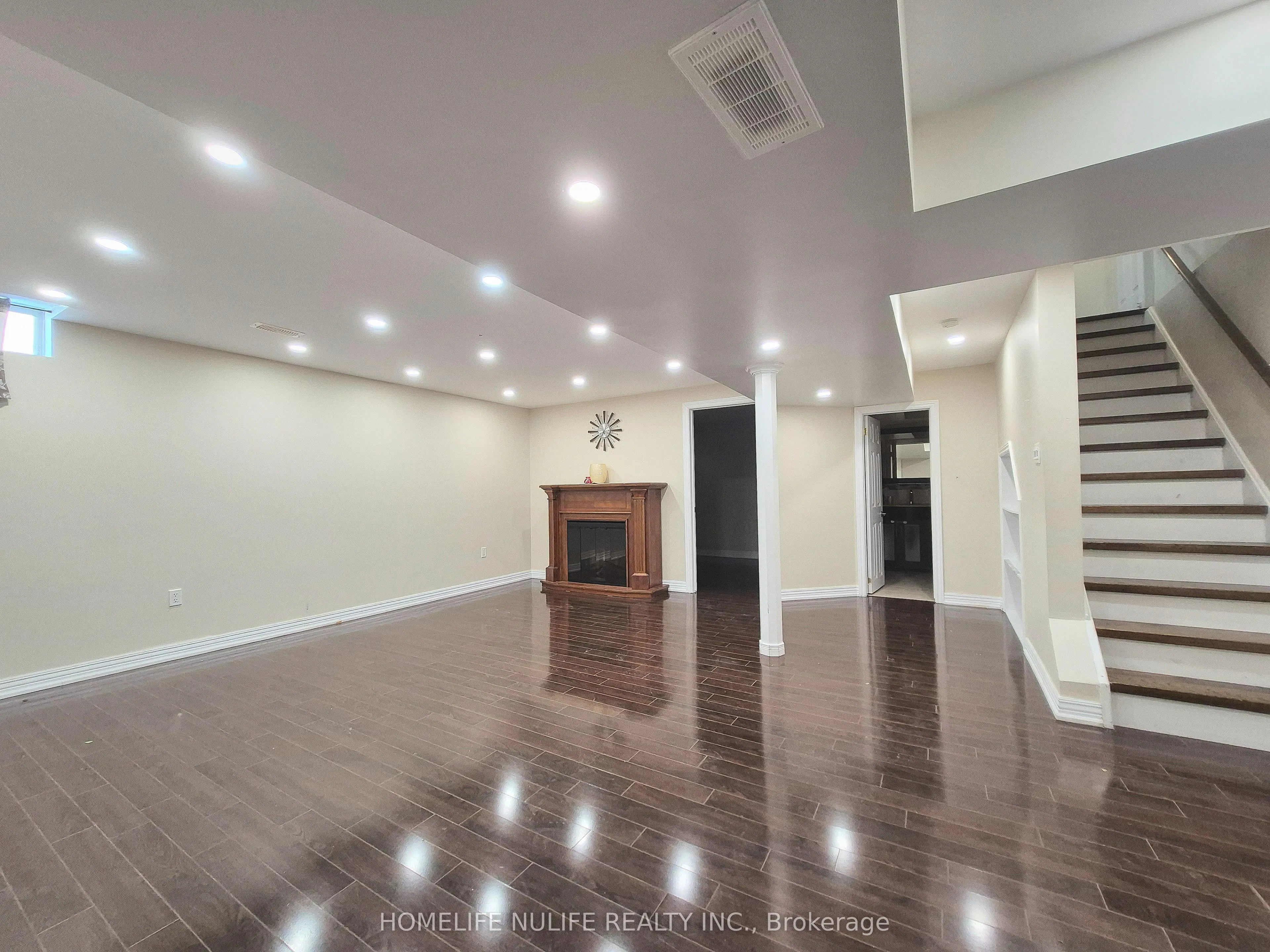 3866 Thomas Street