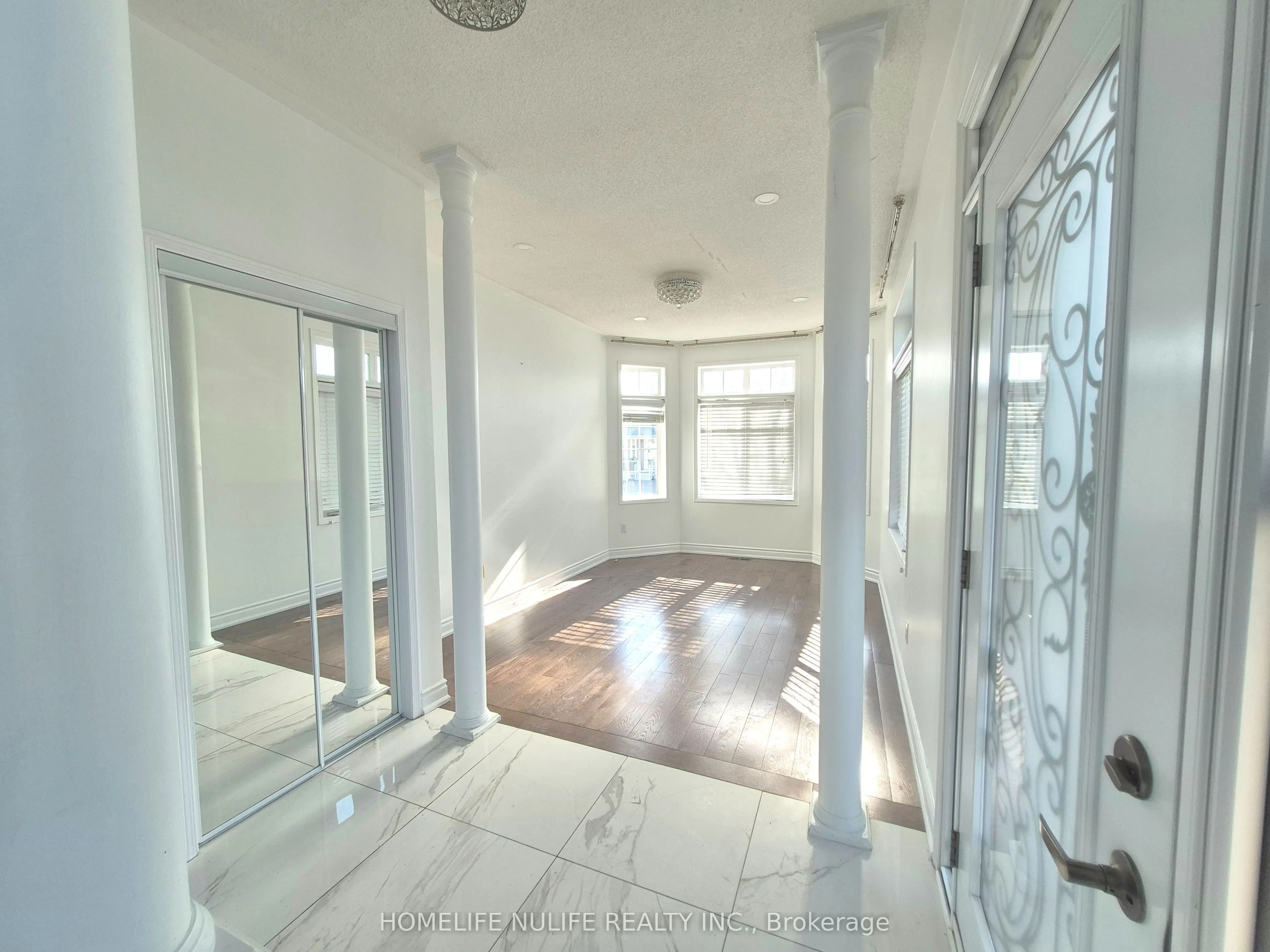 3866 Thomas Street