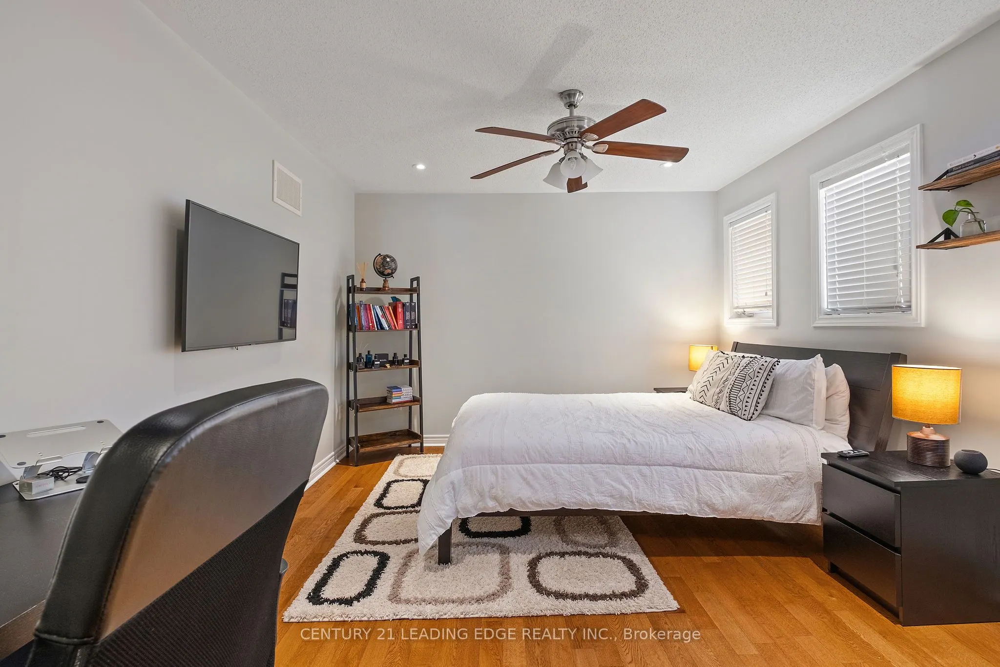 24 Lightheart Drive N