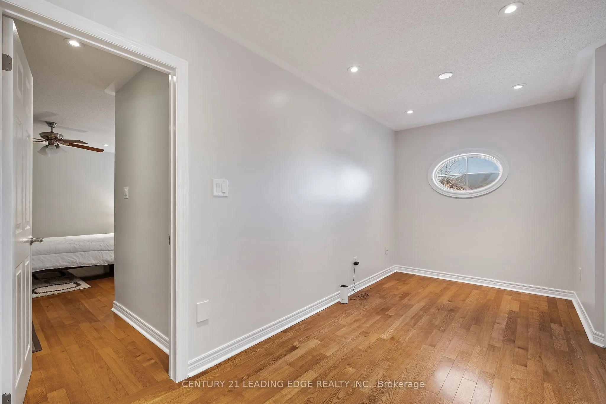 24 Lightheart Drive N