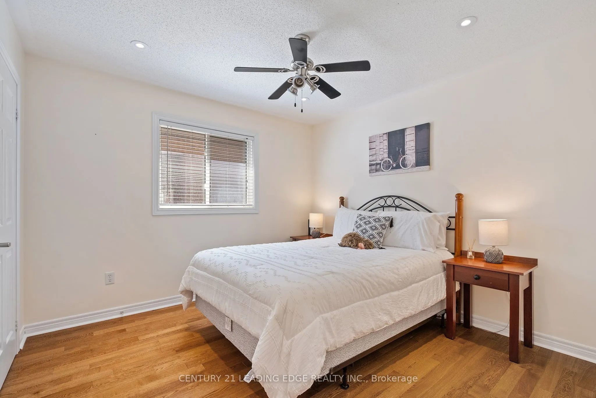 24 Lightheart Drive N