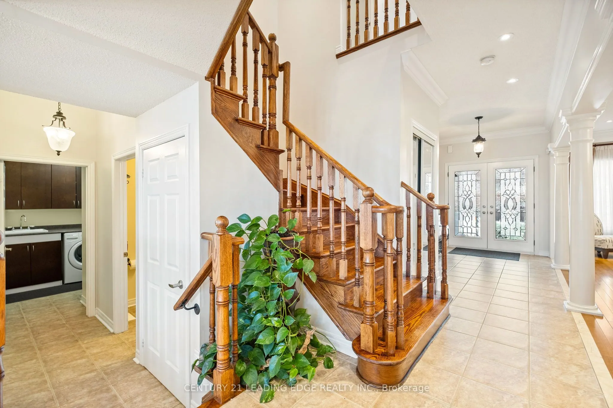 24 Lightheart Drive N