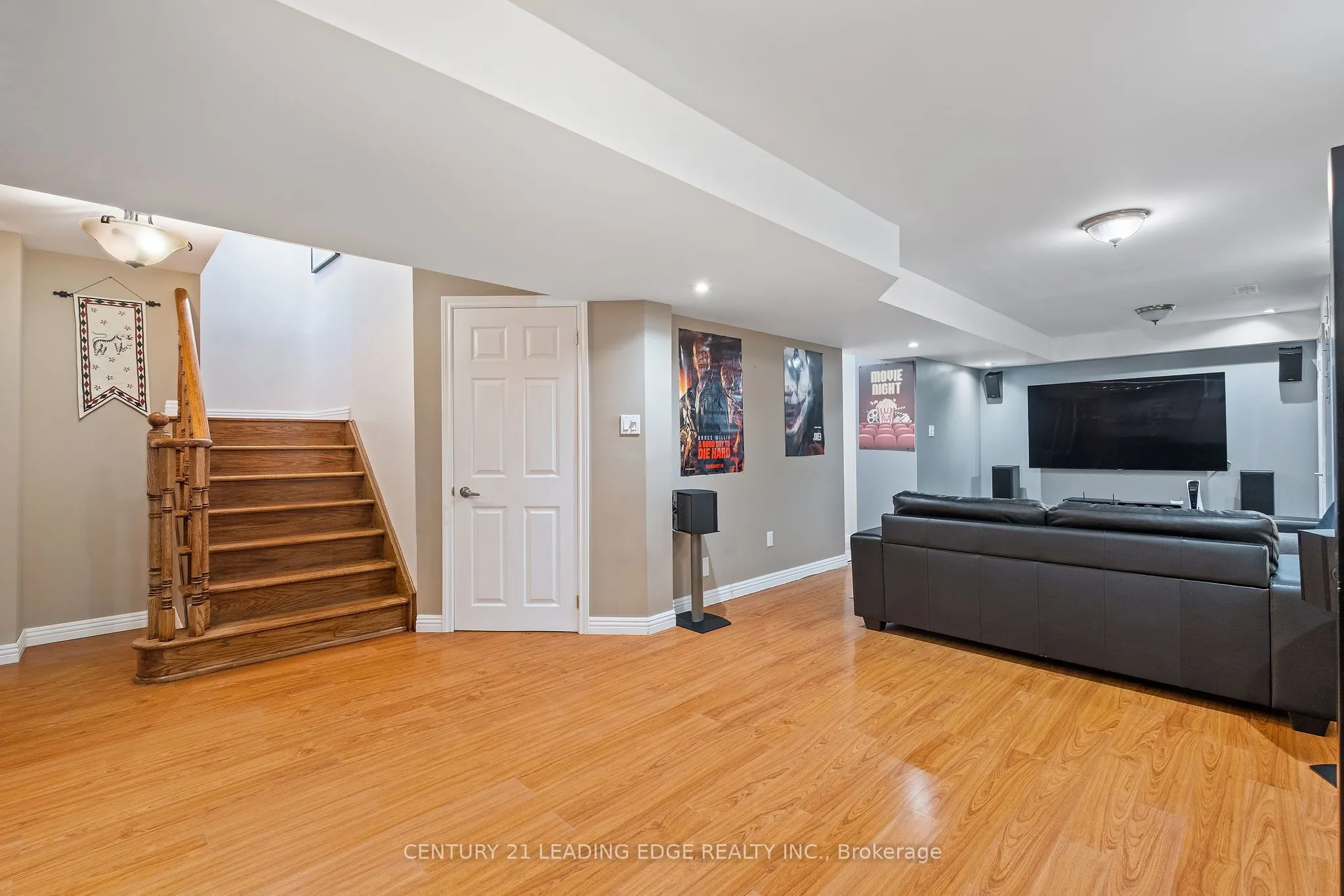 24 Lightheart Drive N