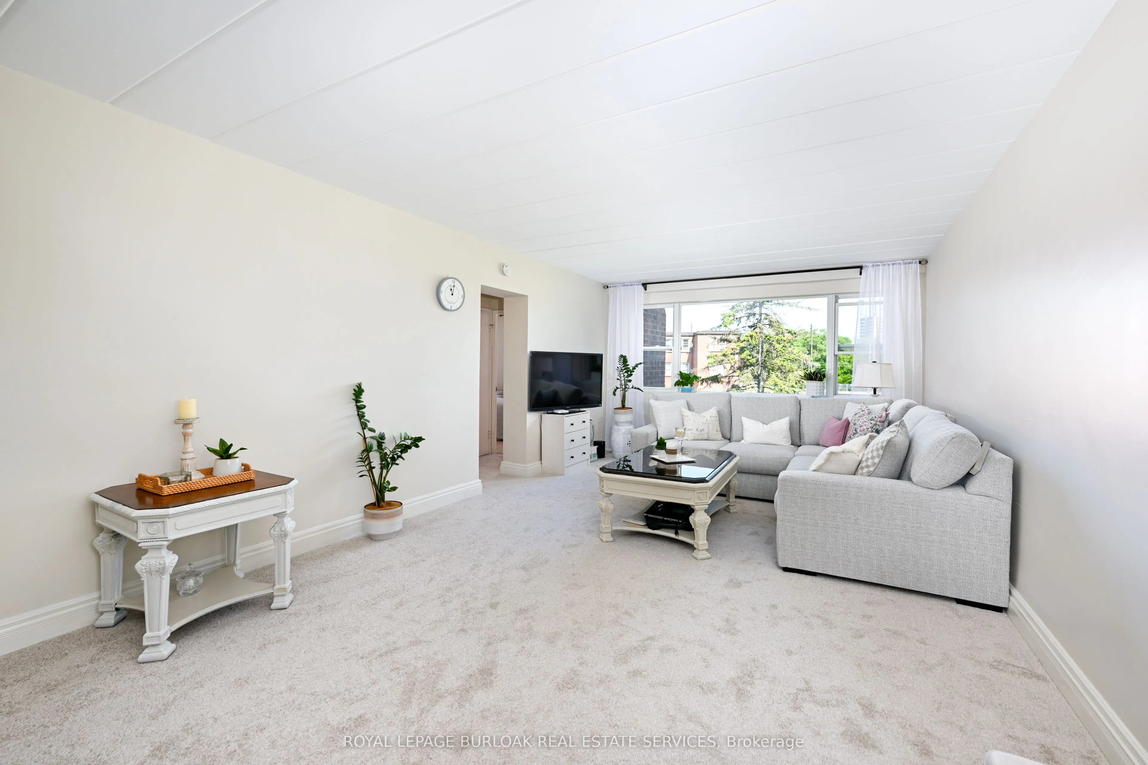 2422 New Street, #9