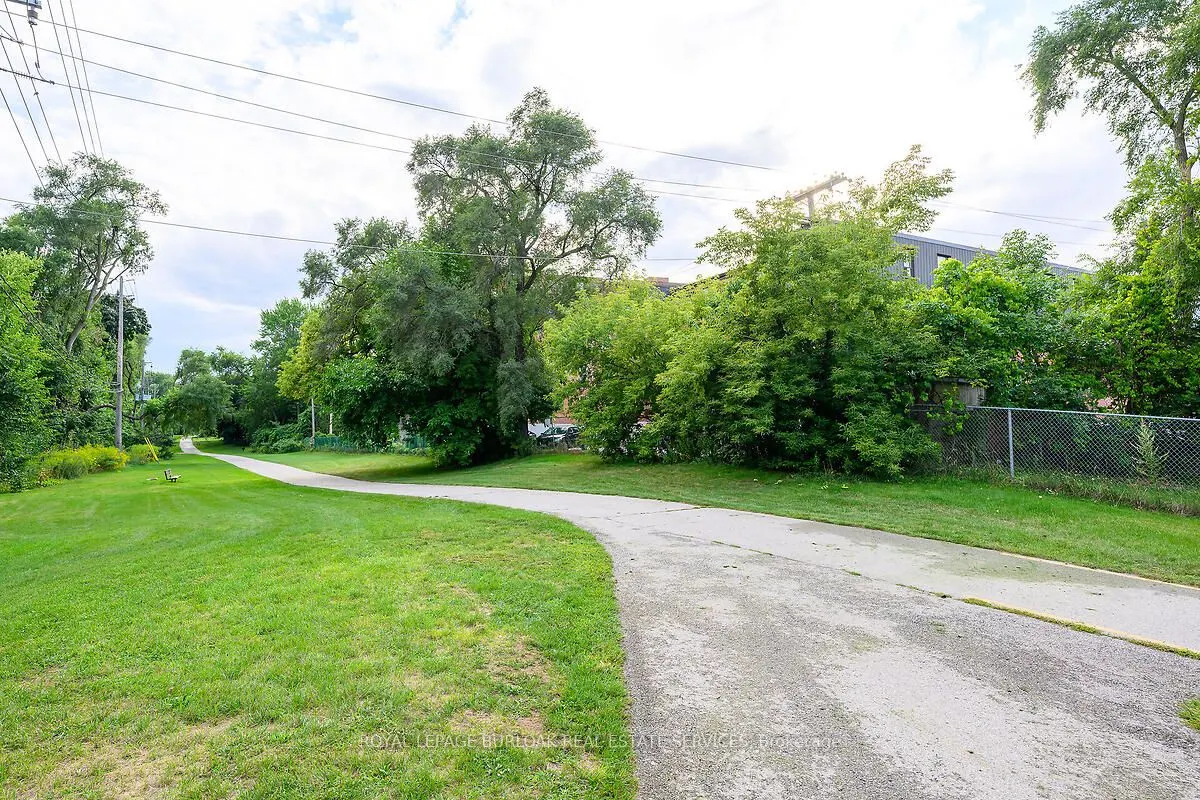 2422 New Street, #9