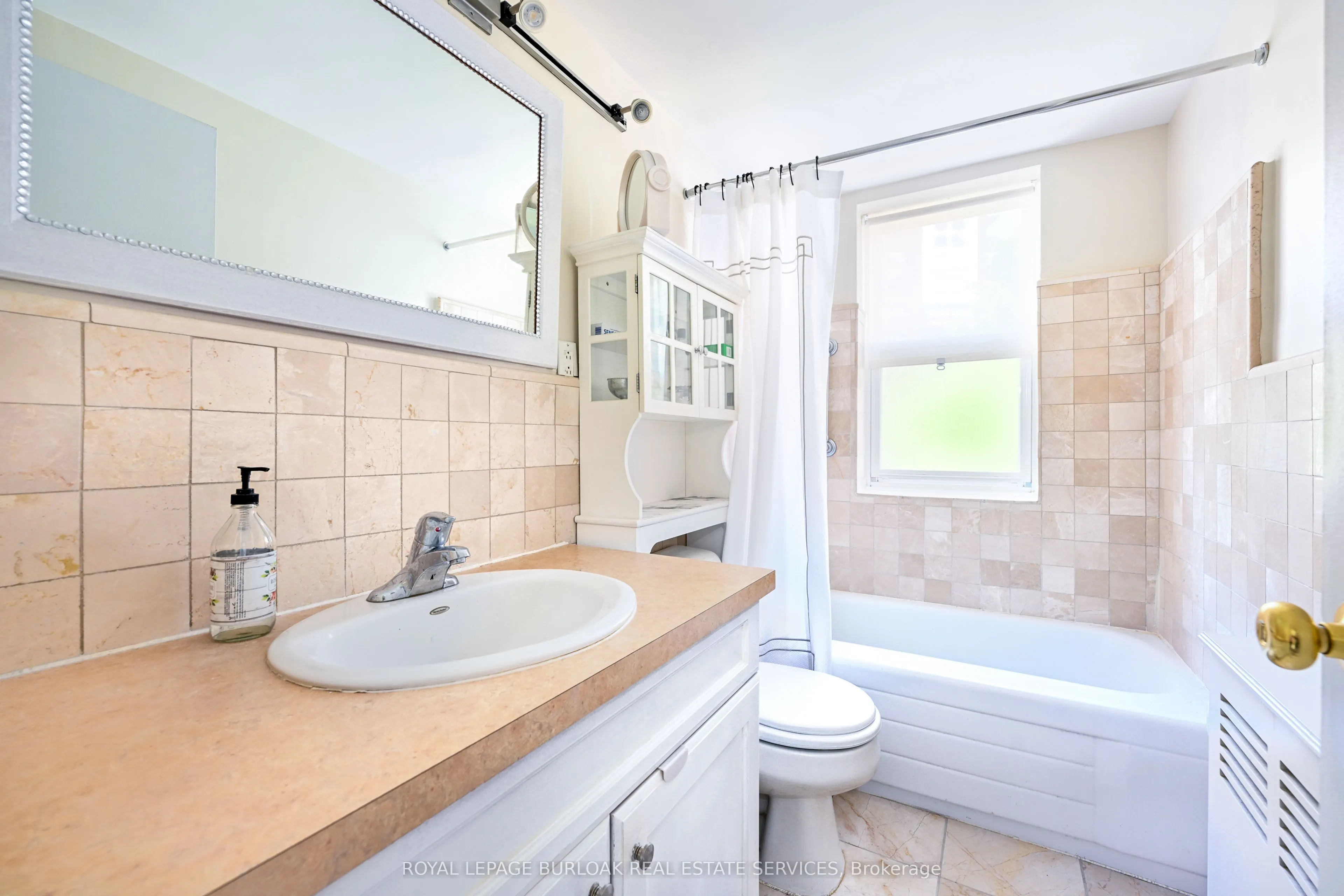 2422 New Street, #9
