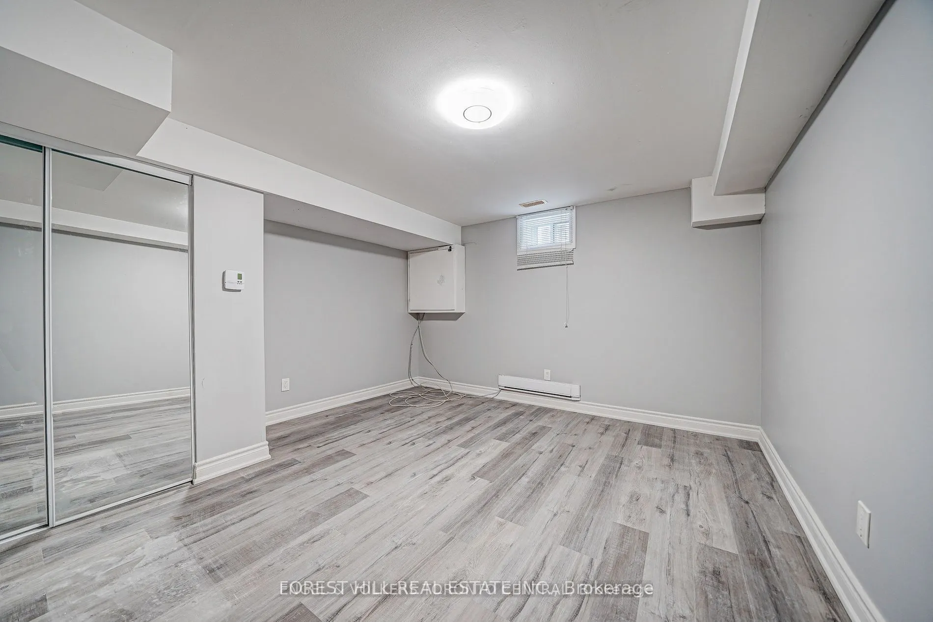 39A Lippincott Street E #Lower