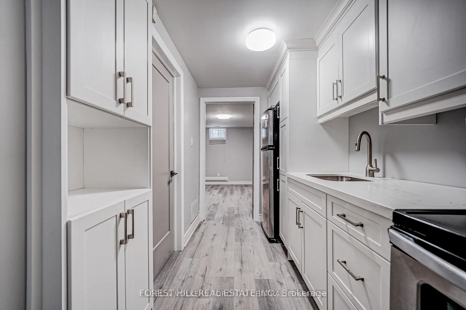 39A Lippincott Street E #Lower