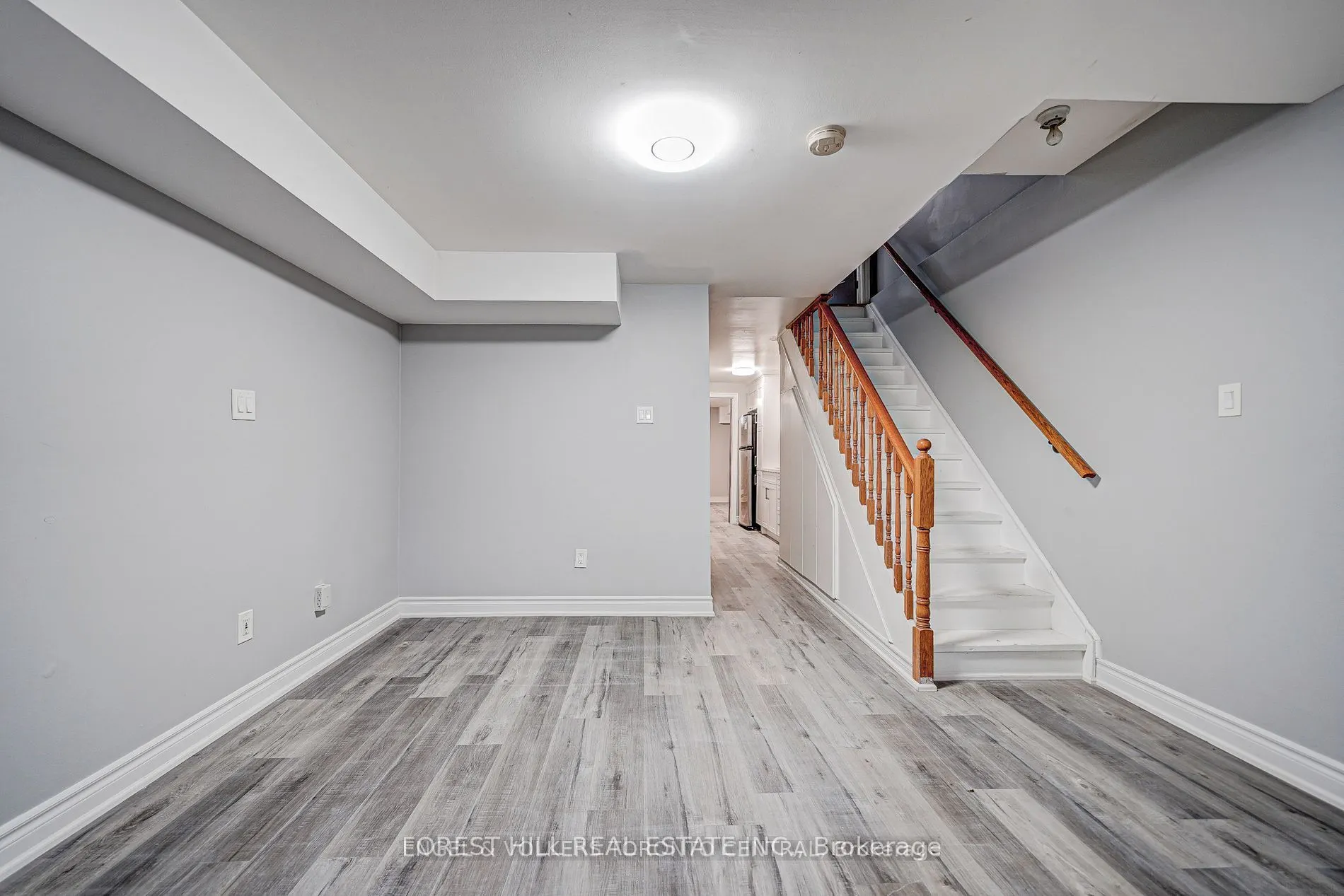39A Lippincott Street E #Lower