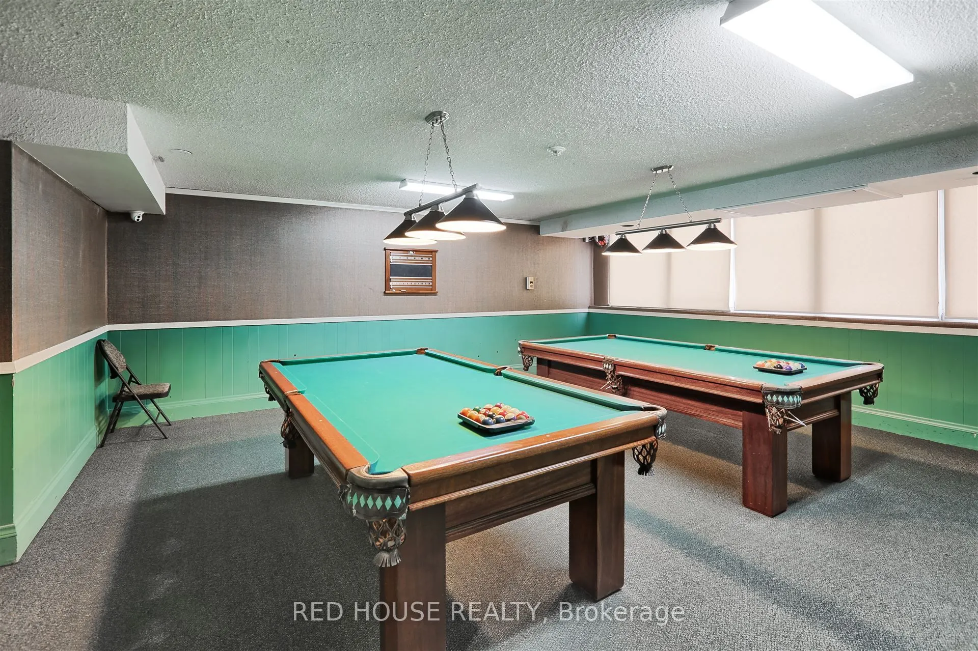 3590 Kaneff Crescent #705